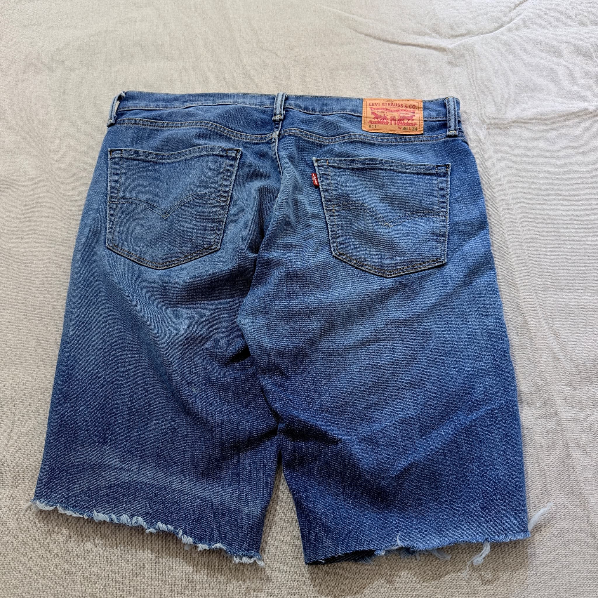 Levi's 511 Men's Cut-Off Denim Shorts Blue Raw Hem Size W36 — photo 5 of 7