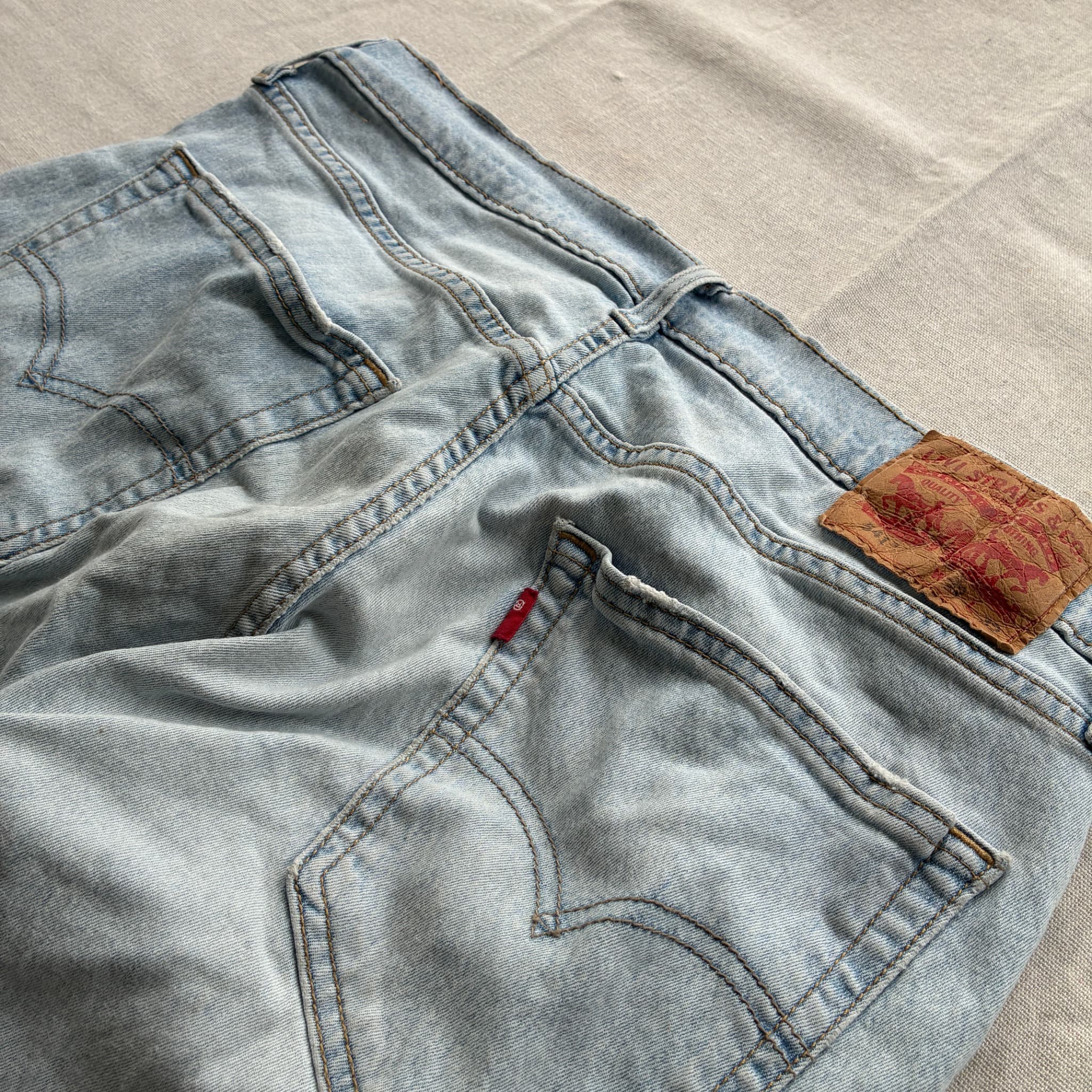 Levi's 550 Relaxed Fit Jeans Light Wash Denim Men's — photo 5 of 10