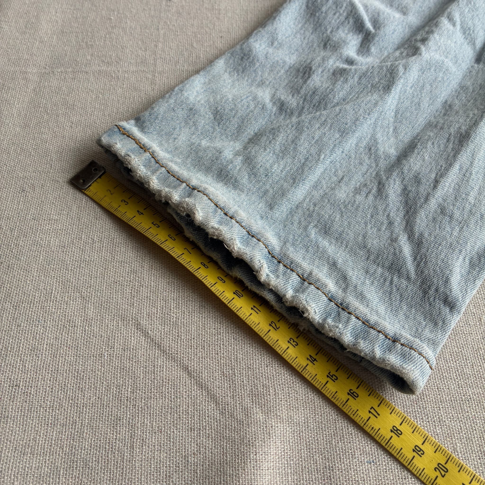 Levi's 550 Relaxed Fit Jeans Light Wash Denim Men's — photo 8 of 10