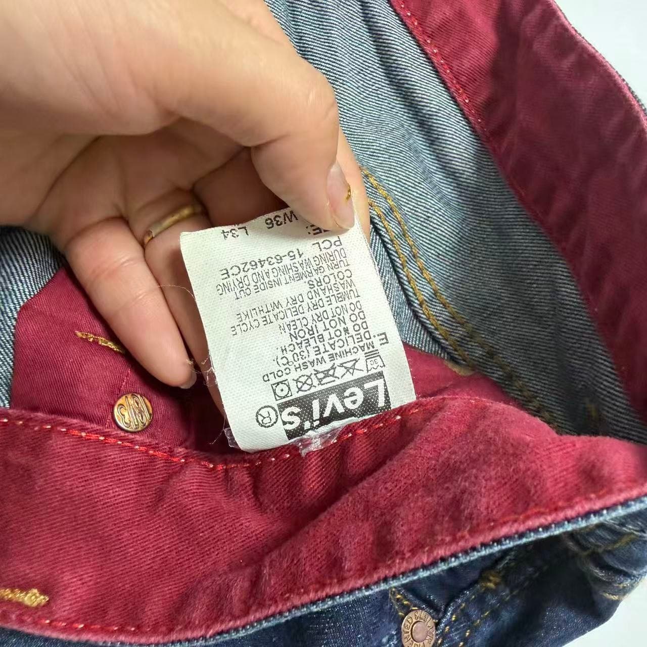 Levi's Men's Dark Wash Denim Jeans W36 L34 — photo 2 of 9