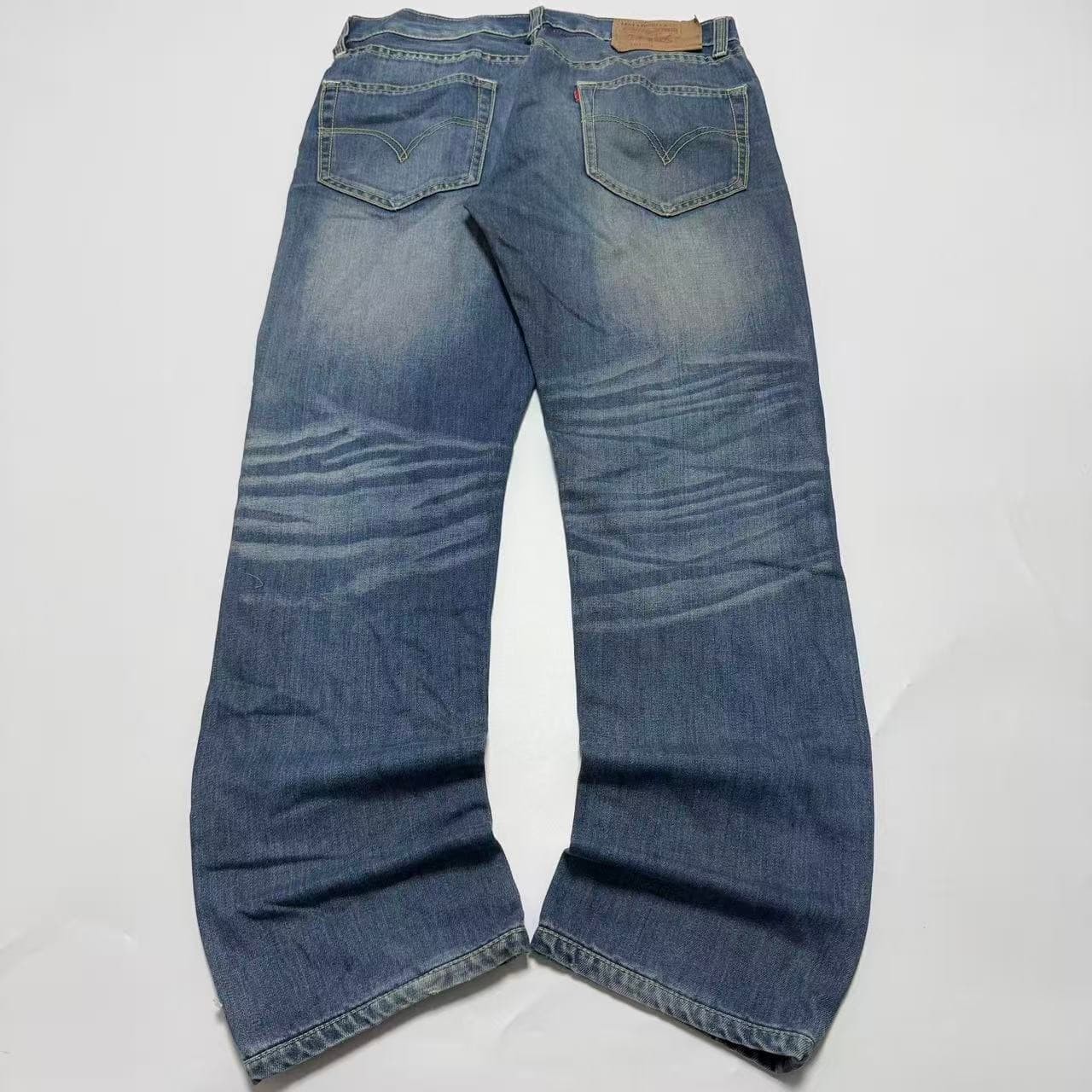 Levi's Men's Relaxed Fit Blue Denim Jeans — photo 8 of 9