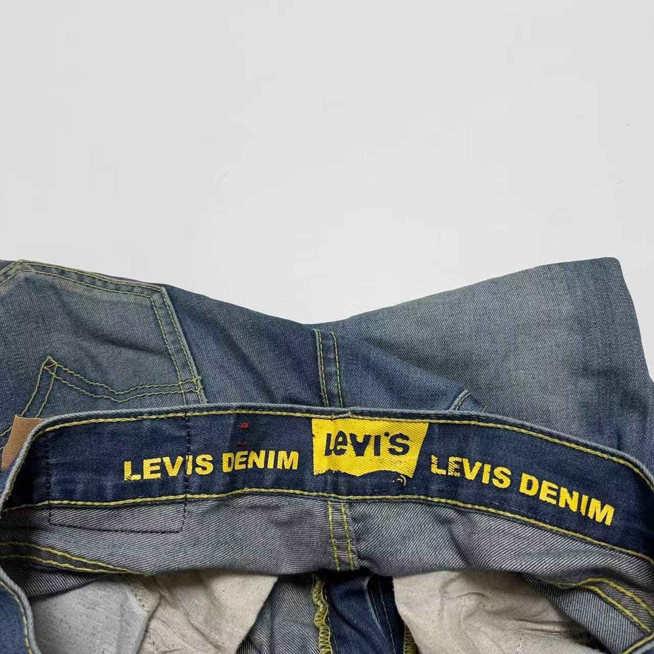 Levi's Men's Relaxed Fit Blue Denim Jeans — photo 2 of 9