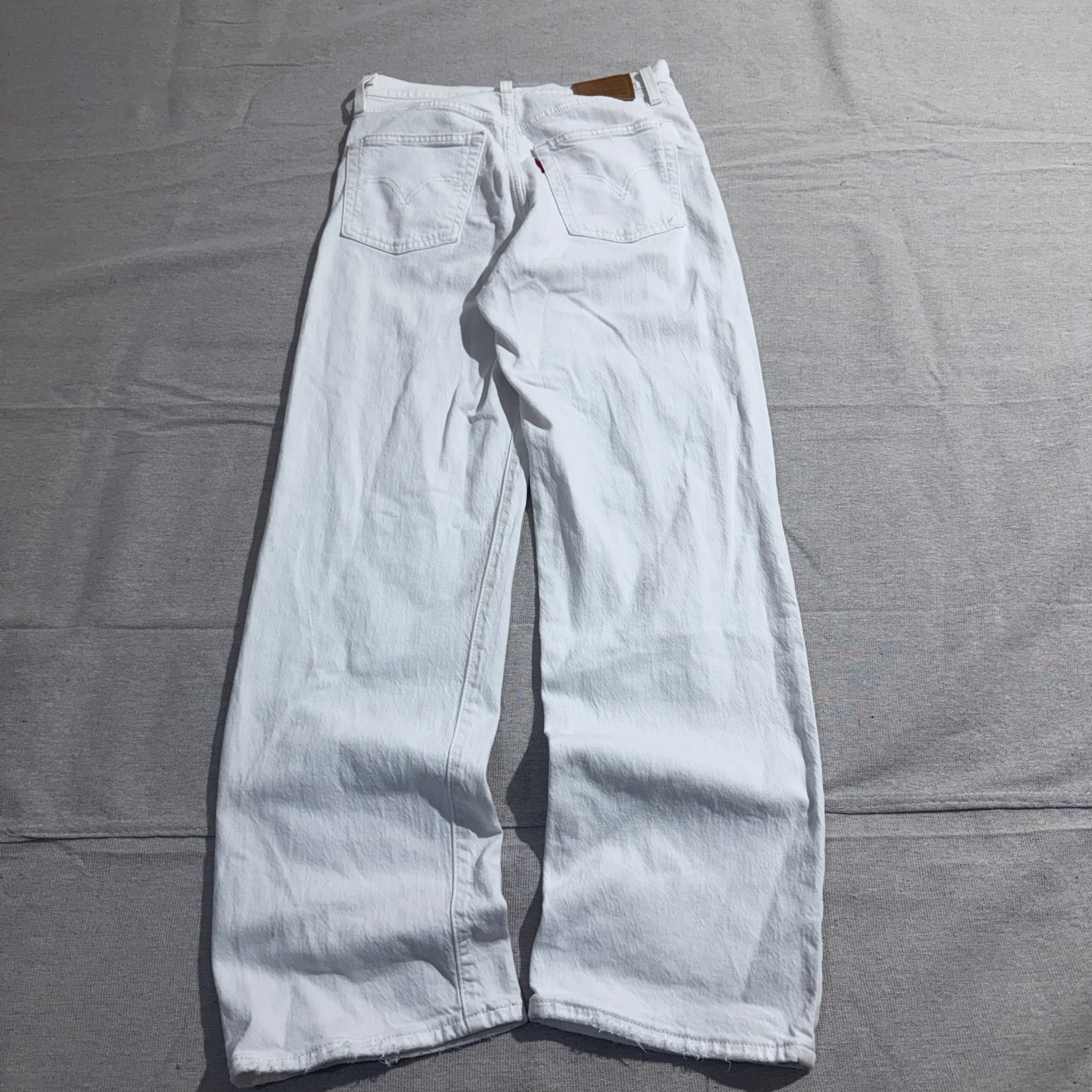 Levi's Ribcage Straight Ankle Jeans White Size 27 — photo 5 of 7