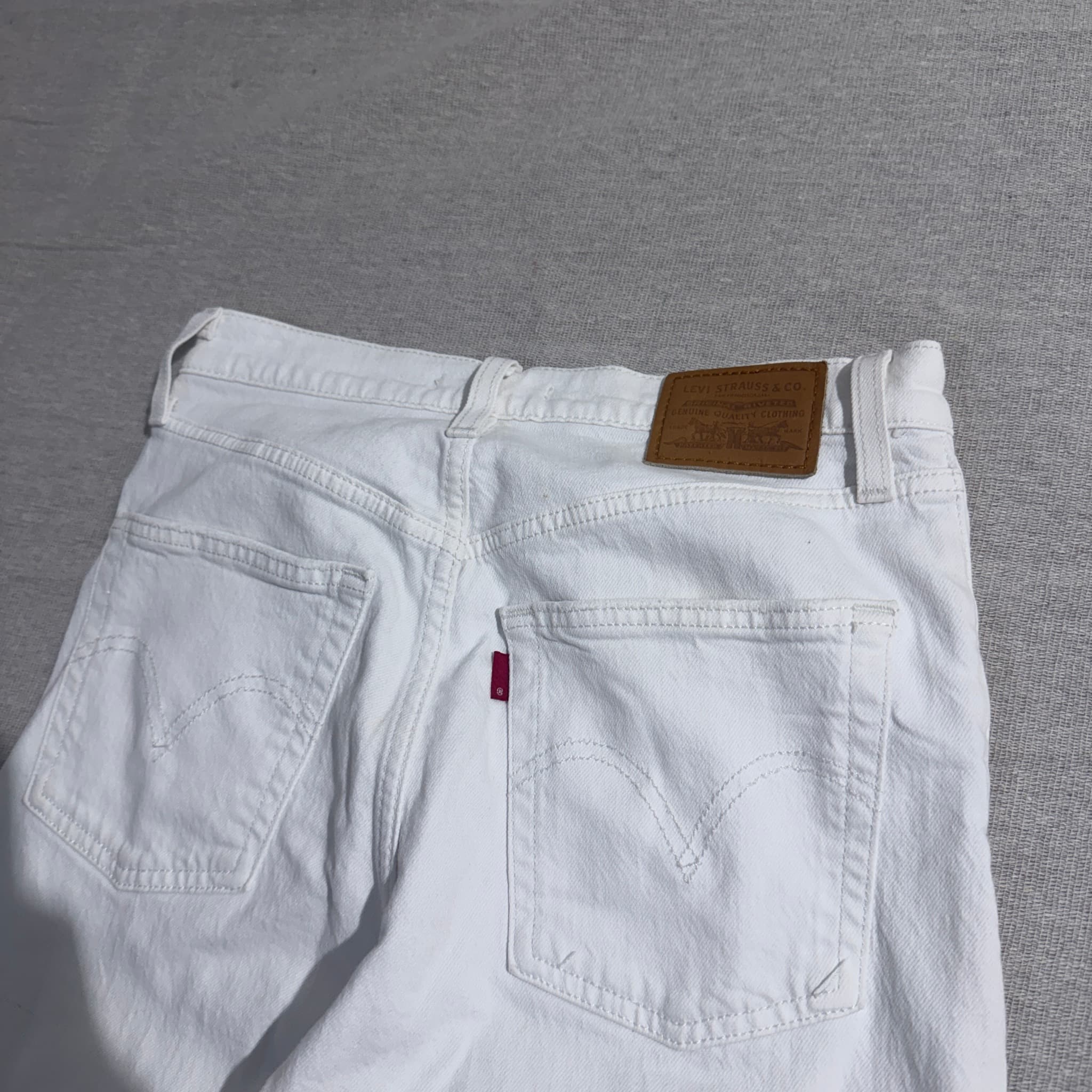 Levi's Ribcage Straight Ankle Jeans White Size 27 — photo 6 of 7