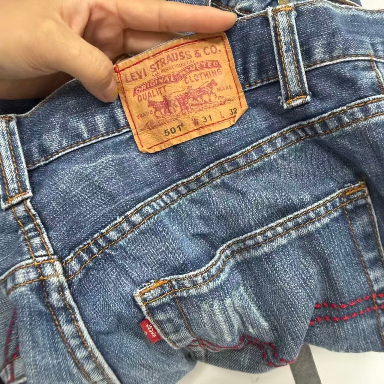LEVI STRAUSS & CO. 501 Men's Blue Denim Jeans W31 L32 — photo 4 of 8