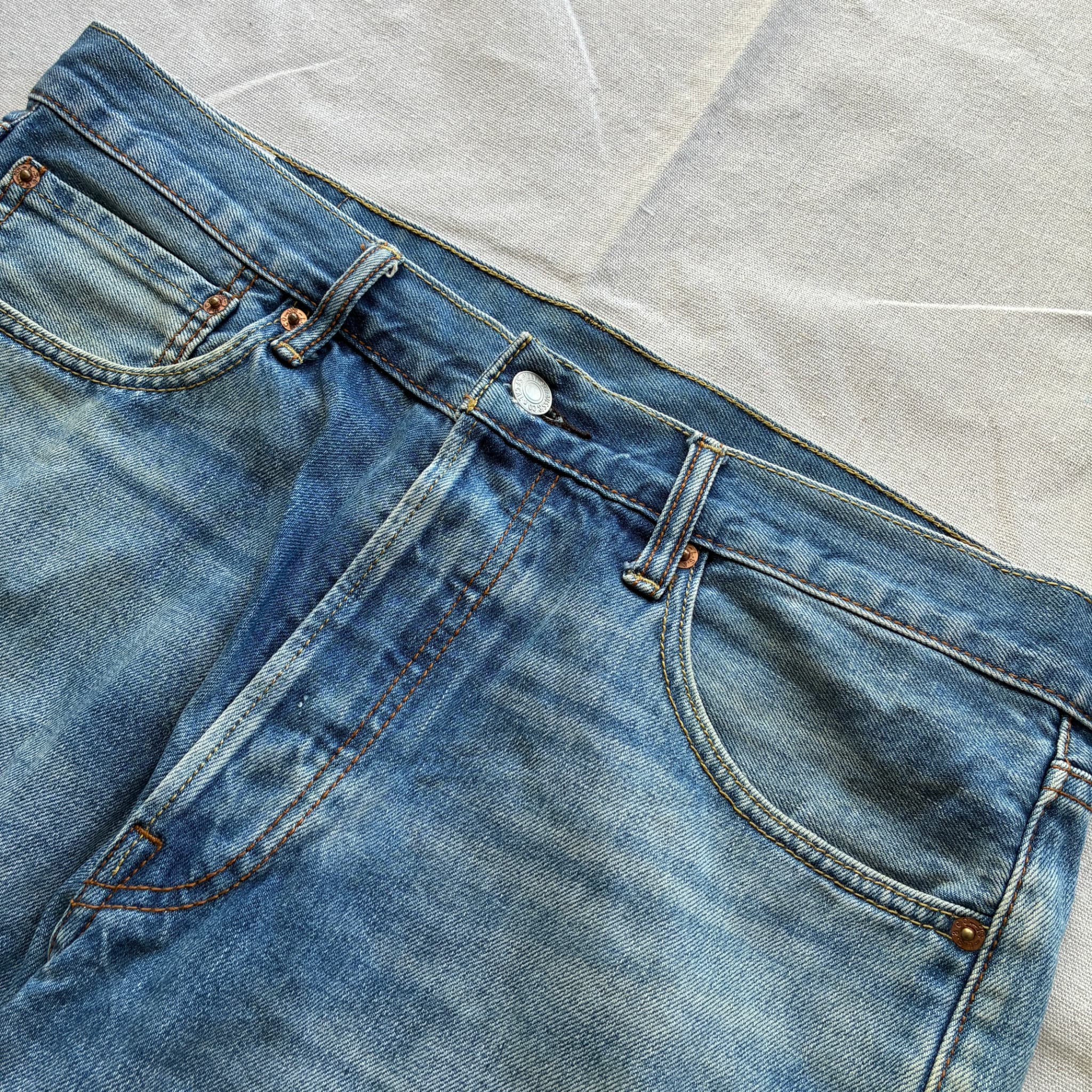 Levi Strauss & Co. 501 Original Fit Denim Shorts Blue Baggy Vintage 2000s Release 34 — photo 3 of 6