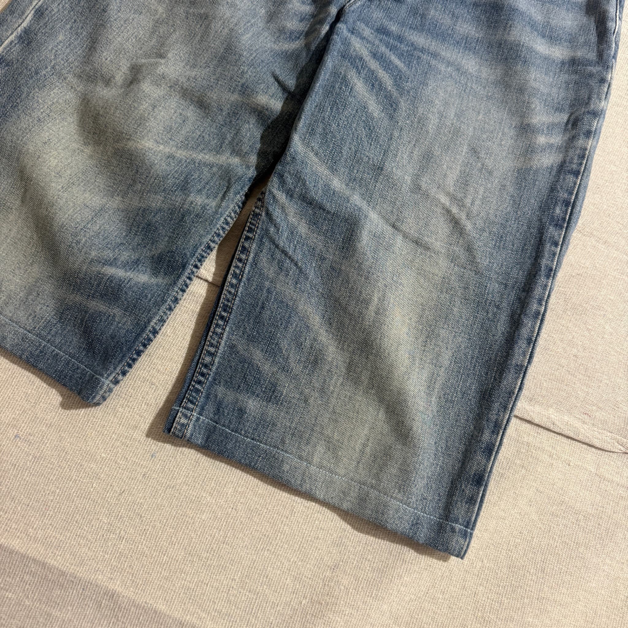 LEVI STRAUSS & CO. 552 Relaxed Fit Denim Shorts Blue Size 31 — photo 3 of 7