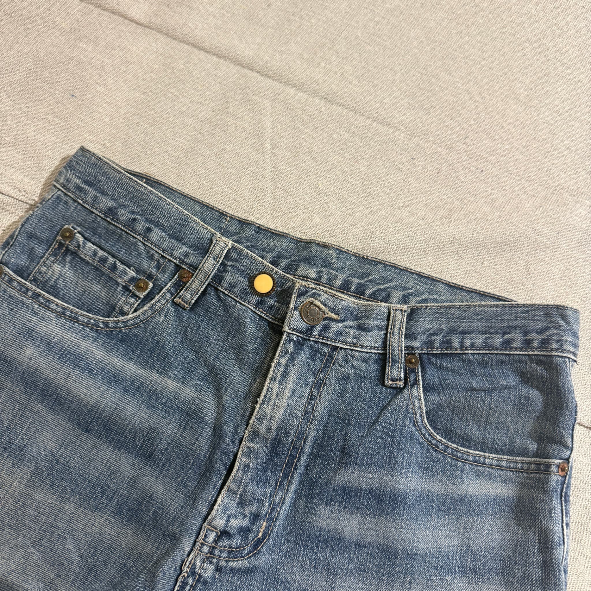 LEVI STRAUSS & CO. 552 Relaxed Fit Denim Shorts Blue Size 31 — photo 4 of 7