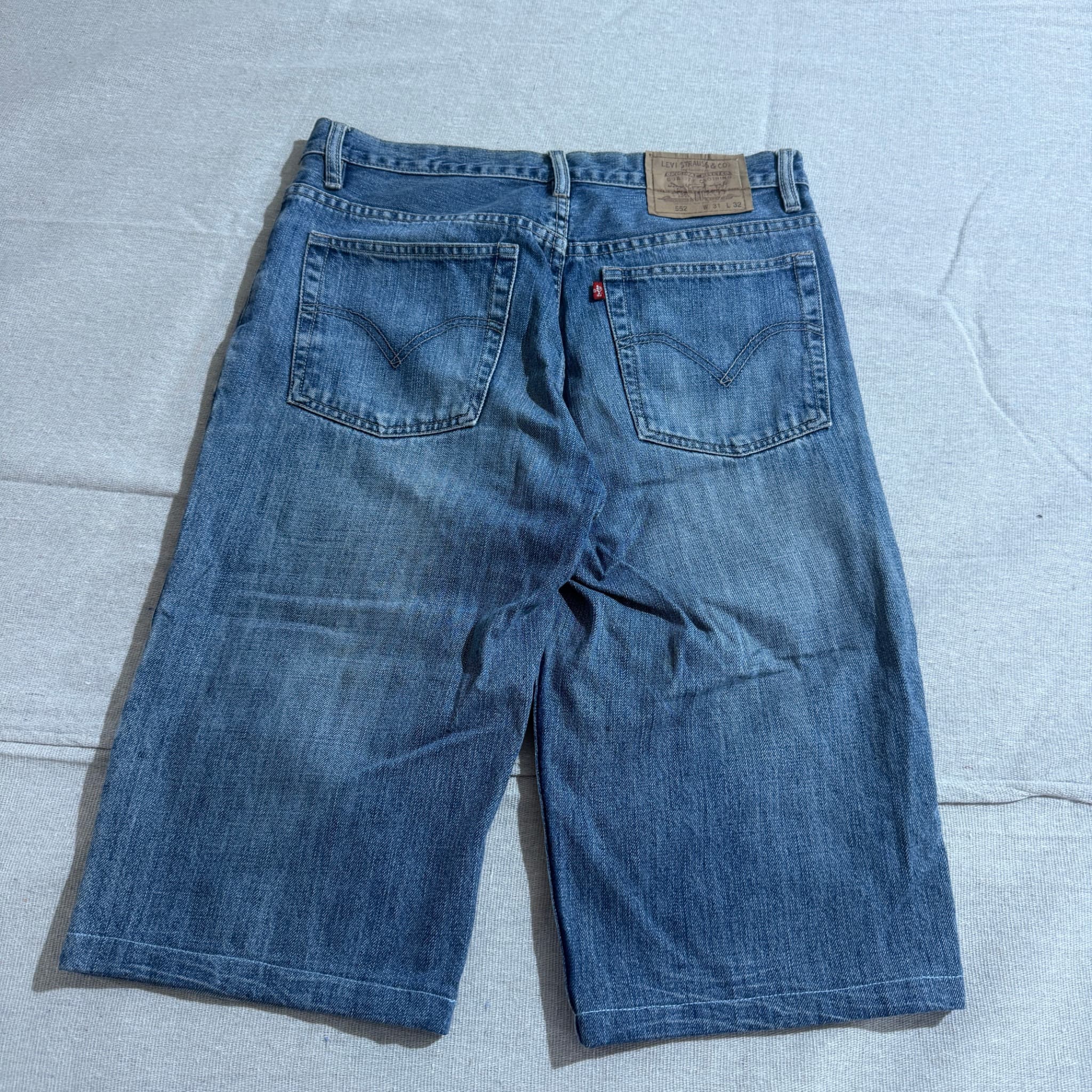 LEVI STRAUSS & CO. 552 Relaxed Fit Denim Shorts Blue Size 31 — photo 2 of 7