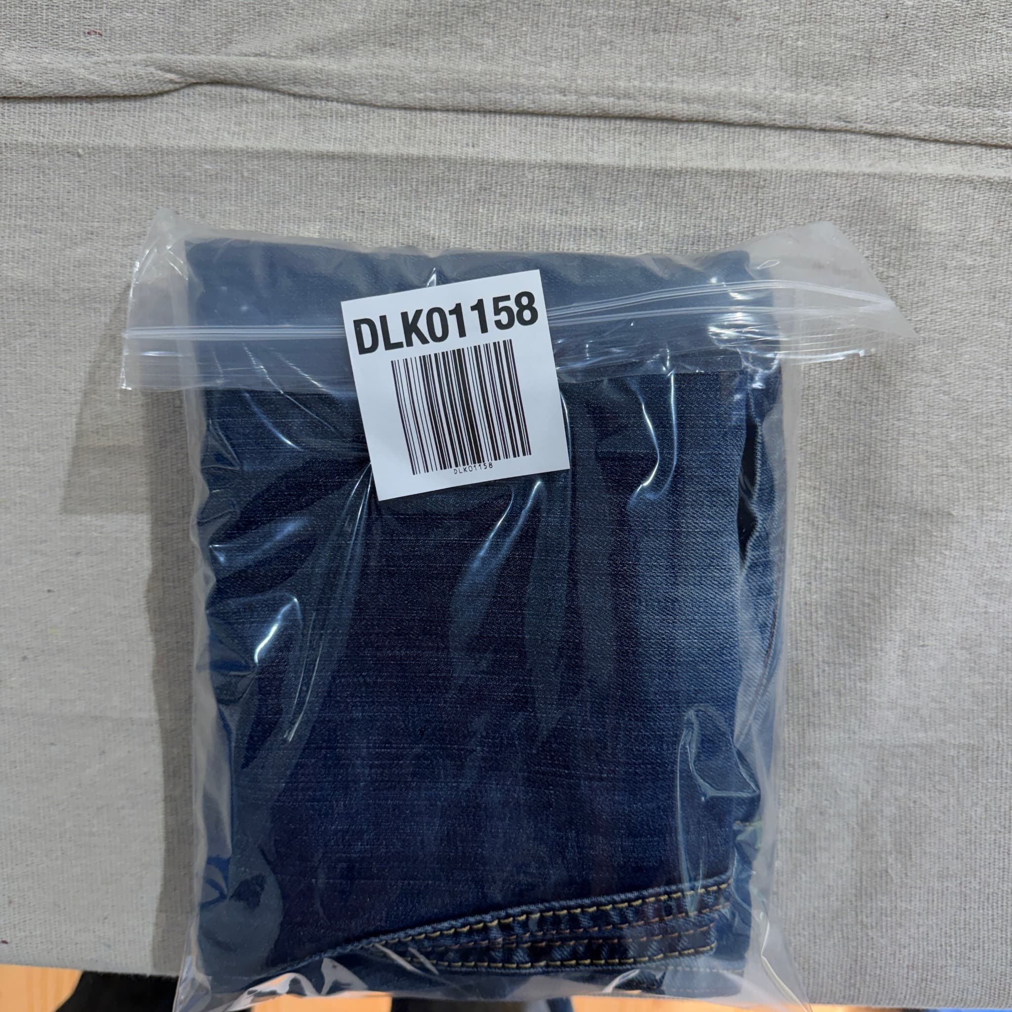 Levi Strauss & Co Men's Blue Denim Jeans Size 34 — photo 9 of 9