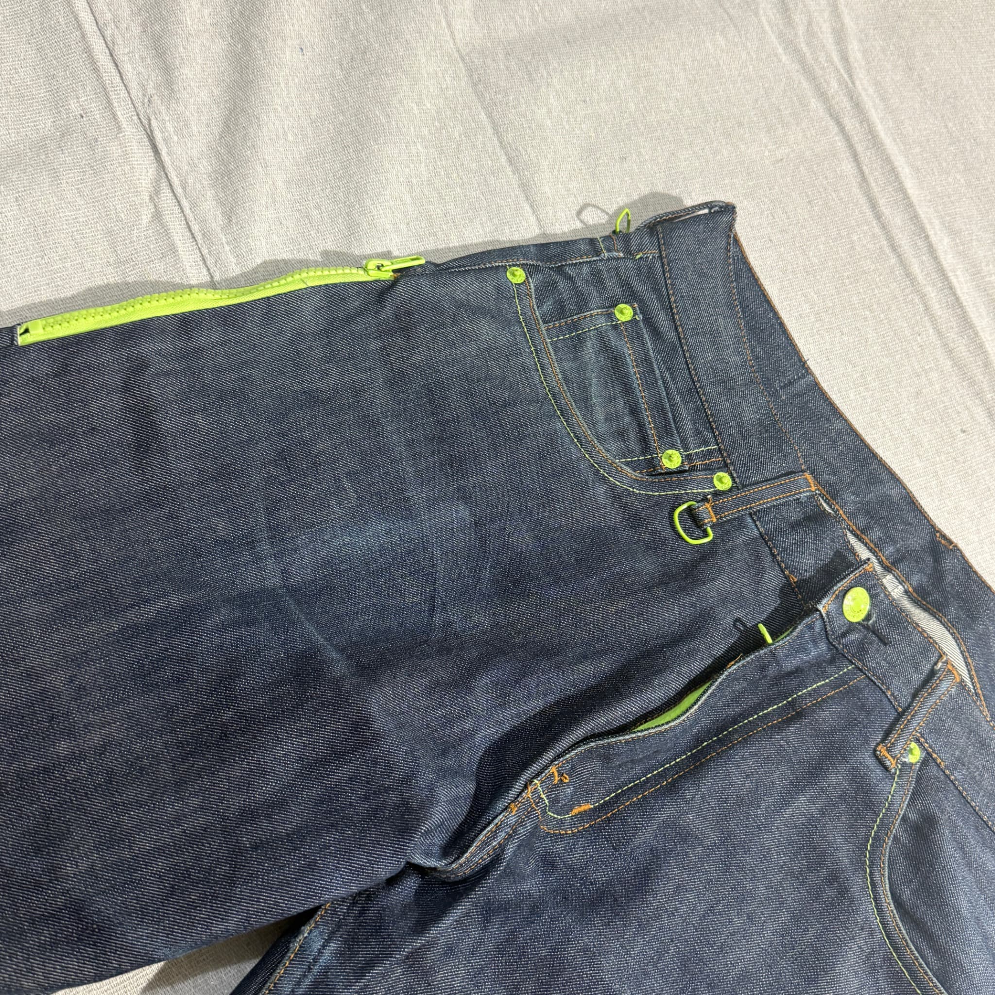 Levi Strauss & Co. x Fragment Design Fenom Raw Denim Jeans Neon Green Accents W32 — photo 3 of 8