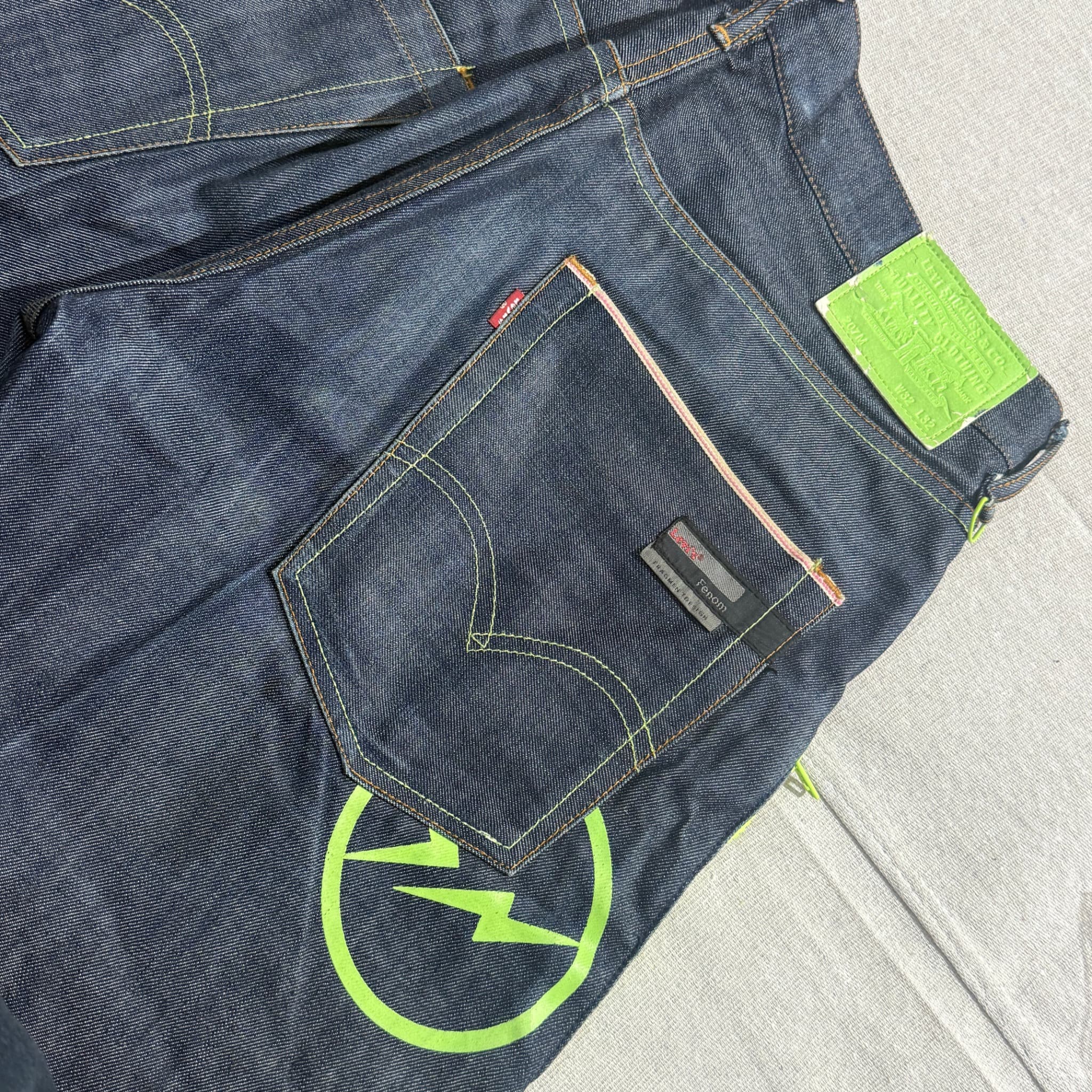 Levi Strauss & Co. x Fragment Design Fenom Raw Denim Jeans Neon Green Accents W32 — photo 6 of 8