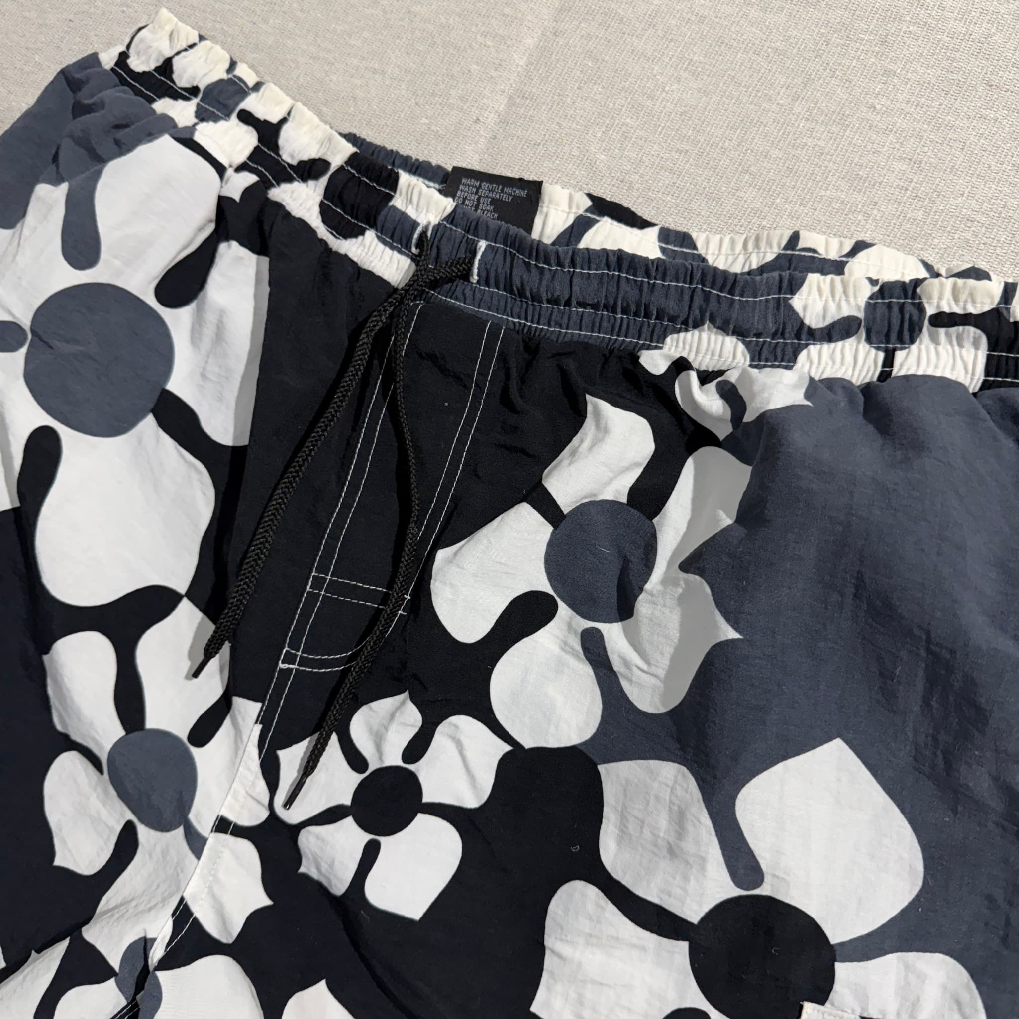 Mango Surf Floral Cargo Swim Shorts Black White Size L — photo 3 of 7