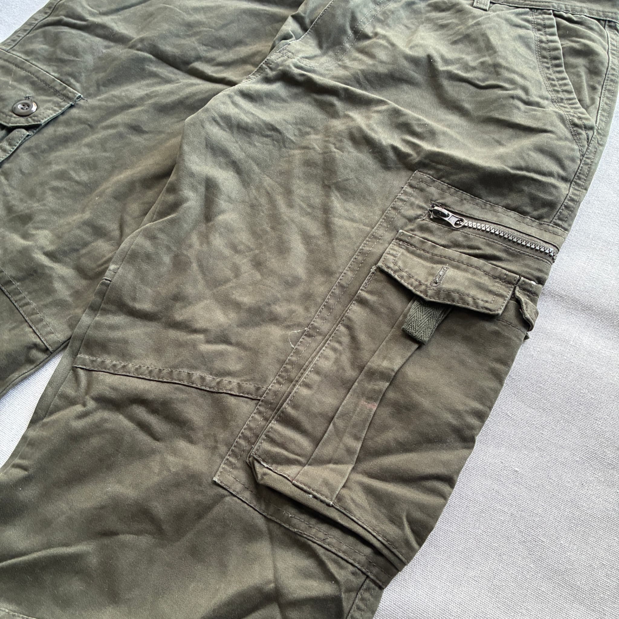 Men's Olive Green Cargo Pants — photo 2 of 7