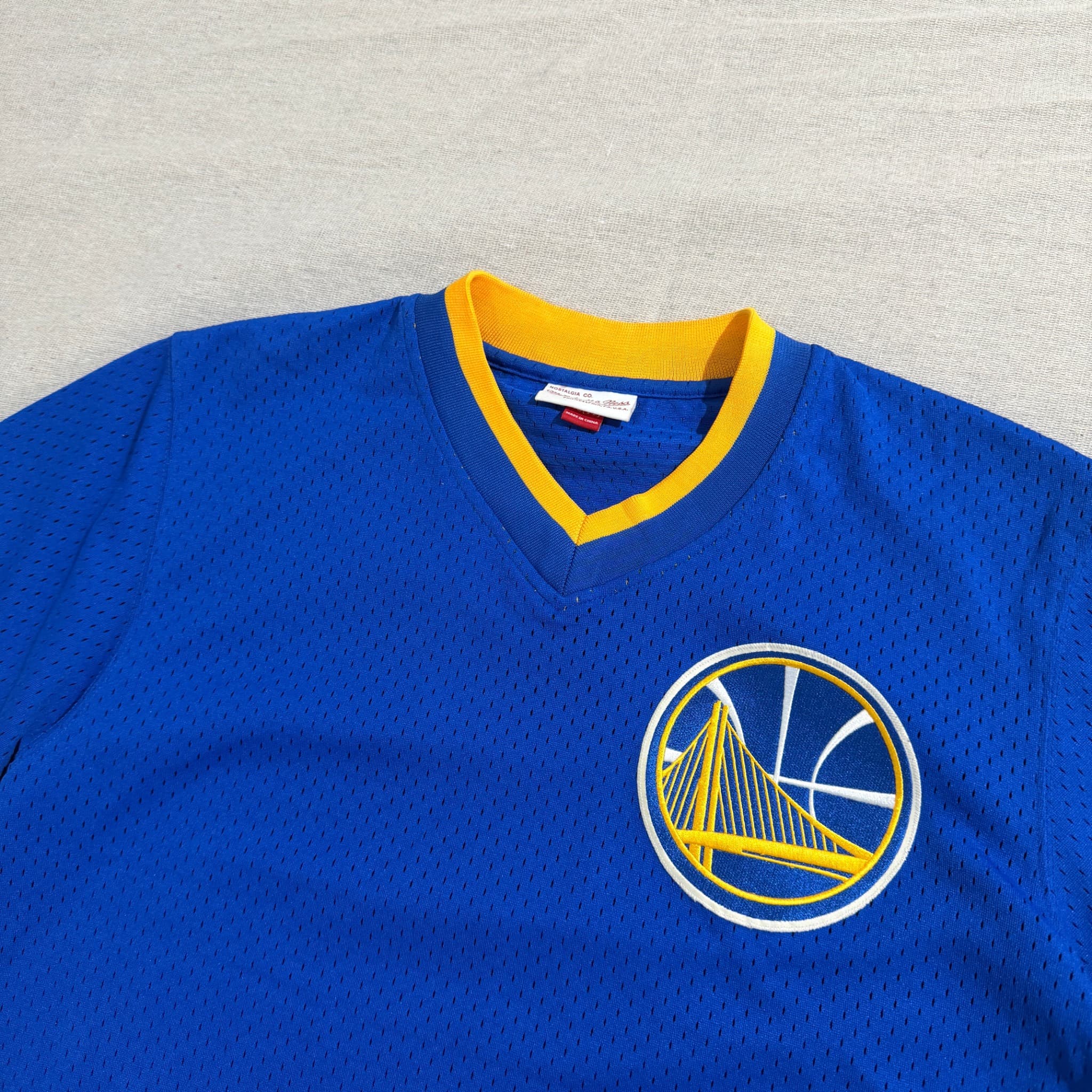 Mitchell & Ness Golden State Warriors NBA Mesh V-Neck Shooting Shirt Blue M — photo 3 of 9