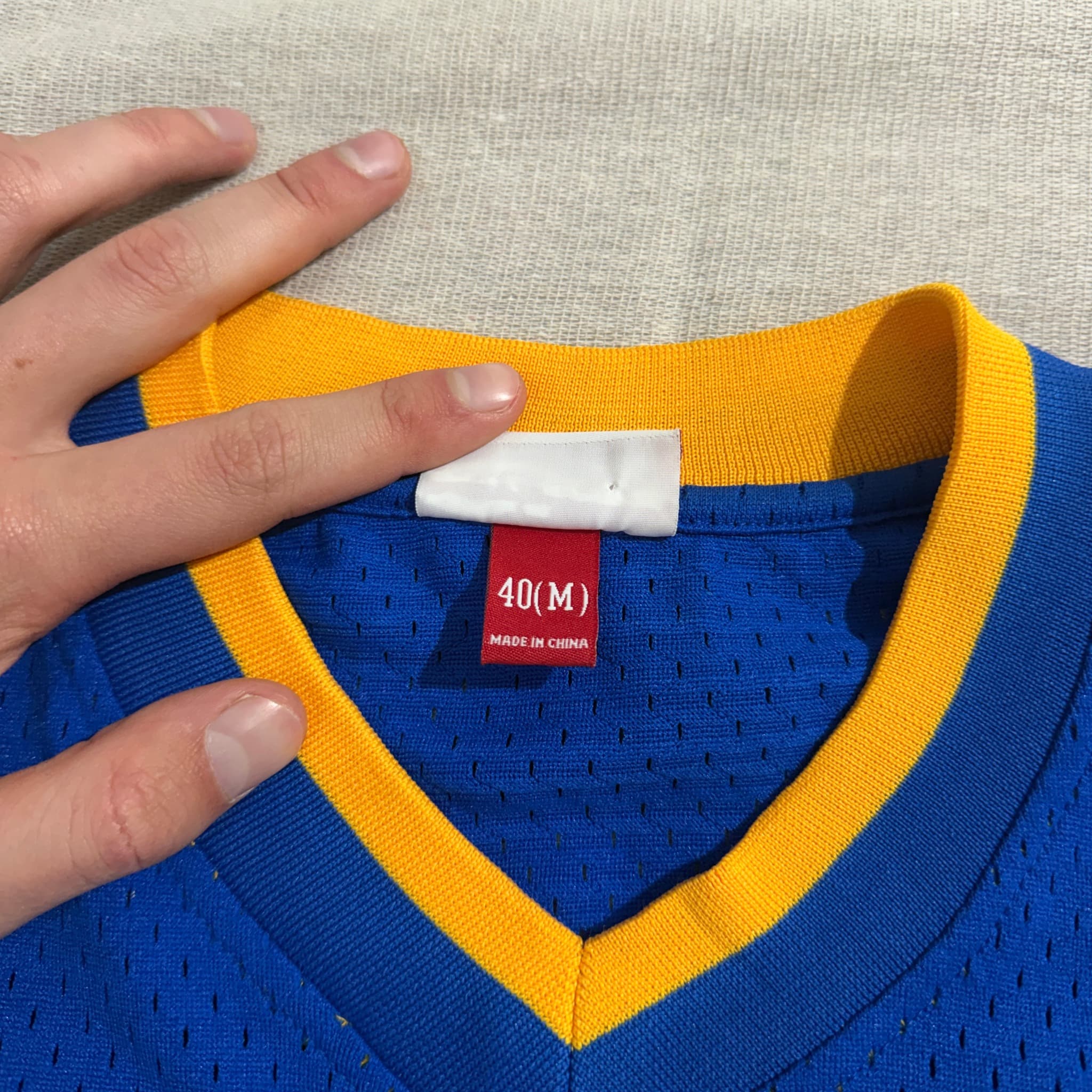 Mitchell & Ness Golden State Warriors NBA Mesh V-Neck Shooting Shirt Blue M — photo 5 of 9