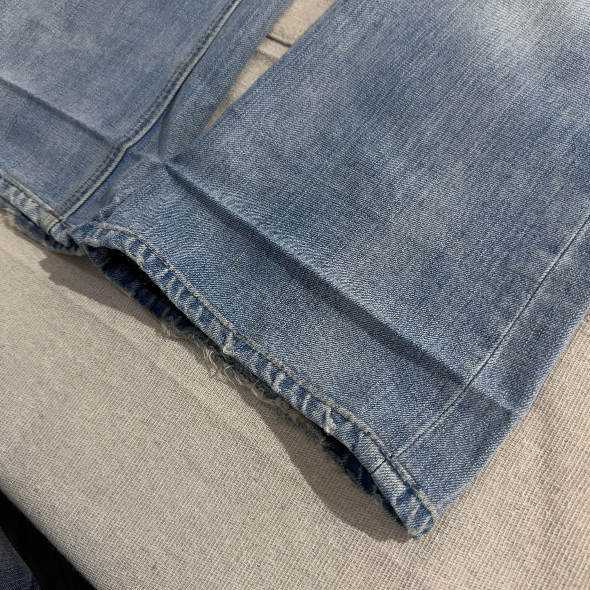 Mossimo Men's Distressed Light Wash Denim Jeans Blue Size 40 — photo 2 of 7
