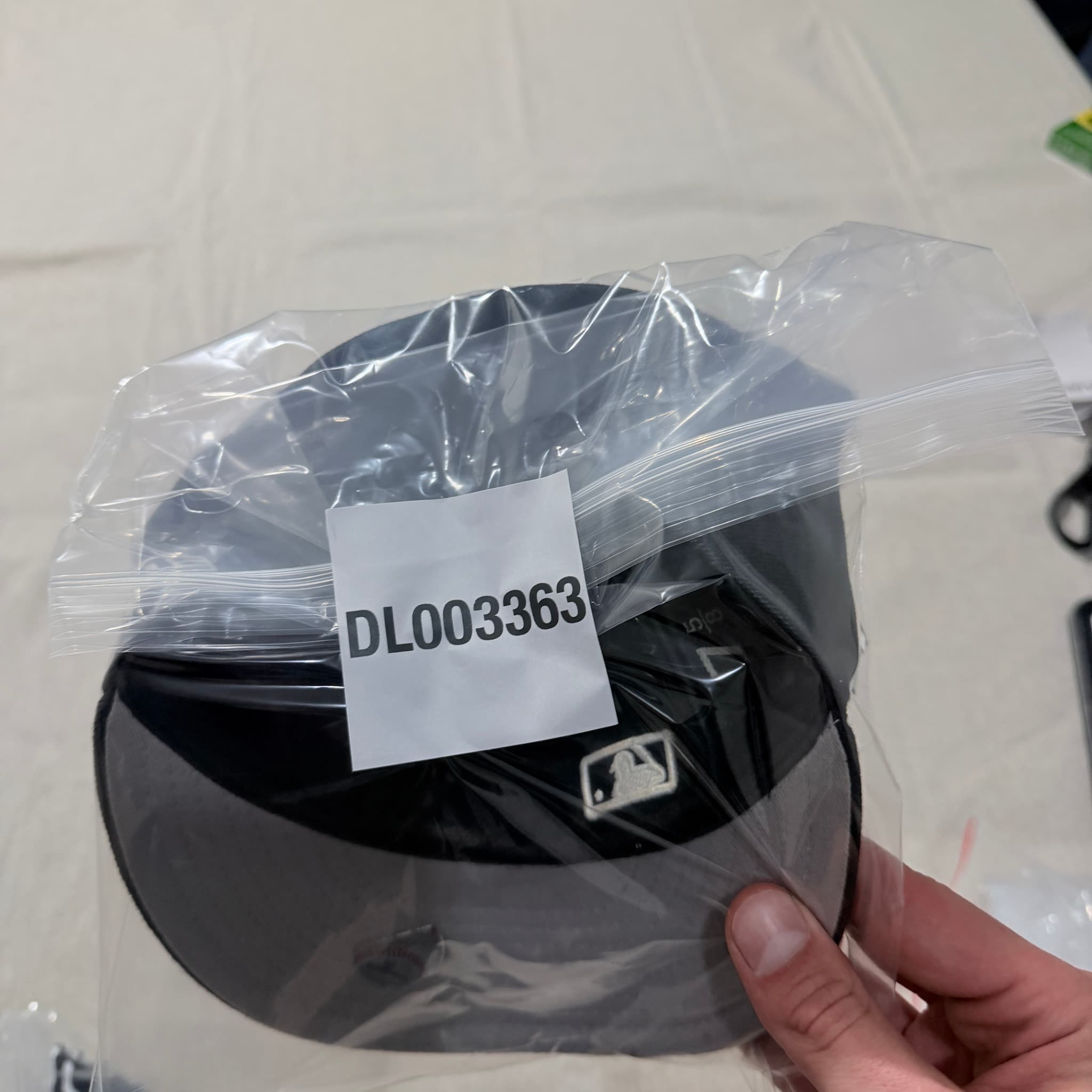 New Era Los Angeles Dodgers 59FIFTY Fitted Cap Black White Size 7 5/8 — photo 6 of 6