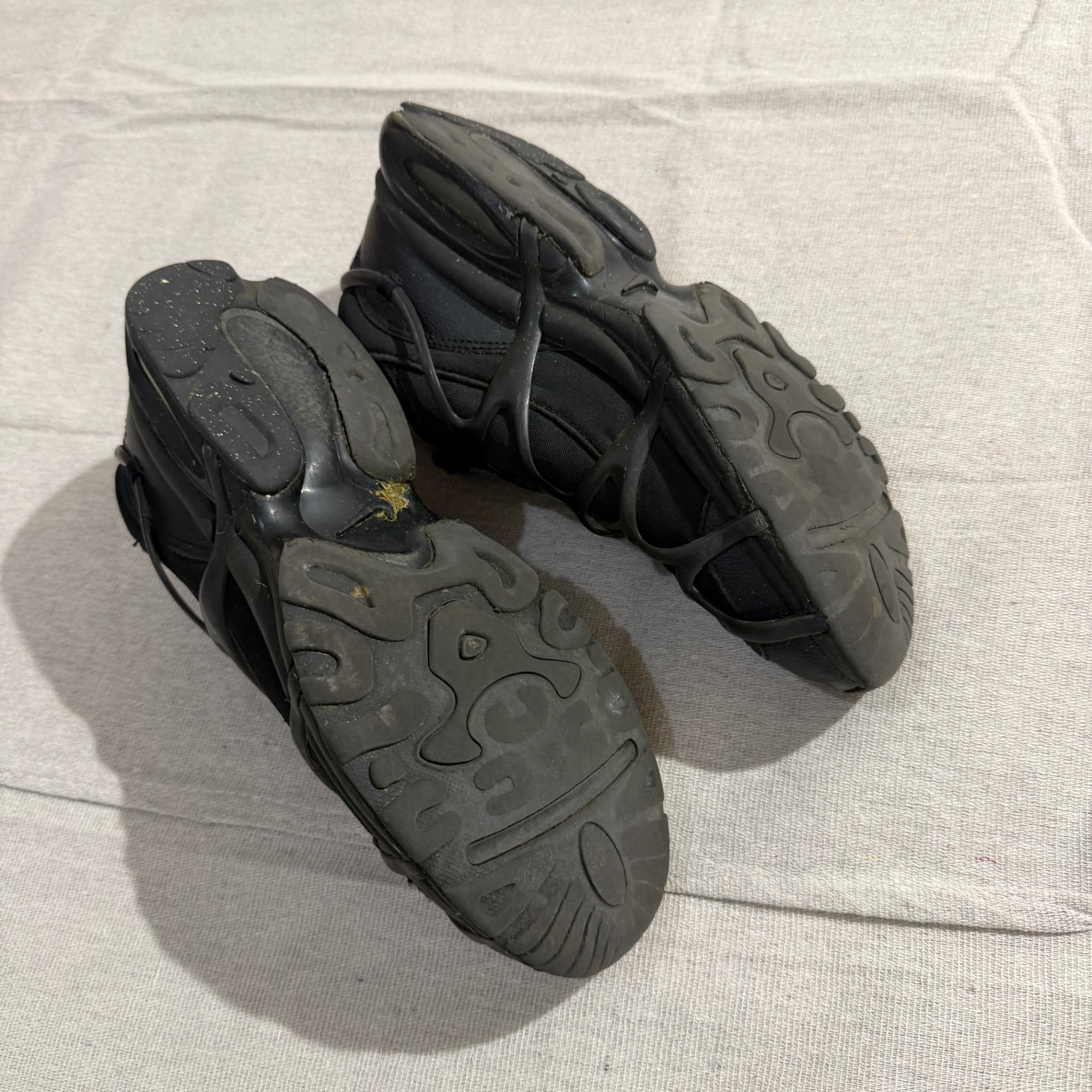 Nike Air Kukini Triple Black Sneakers — photo 6 of 8