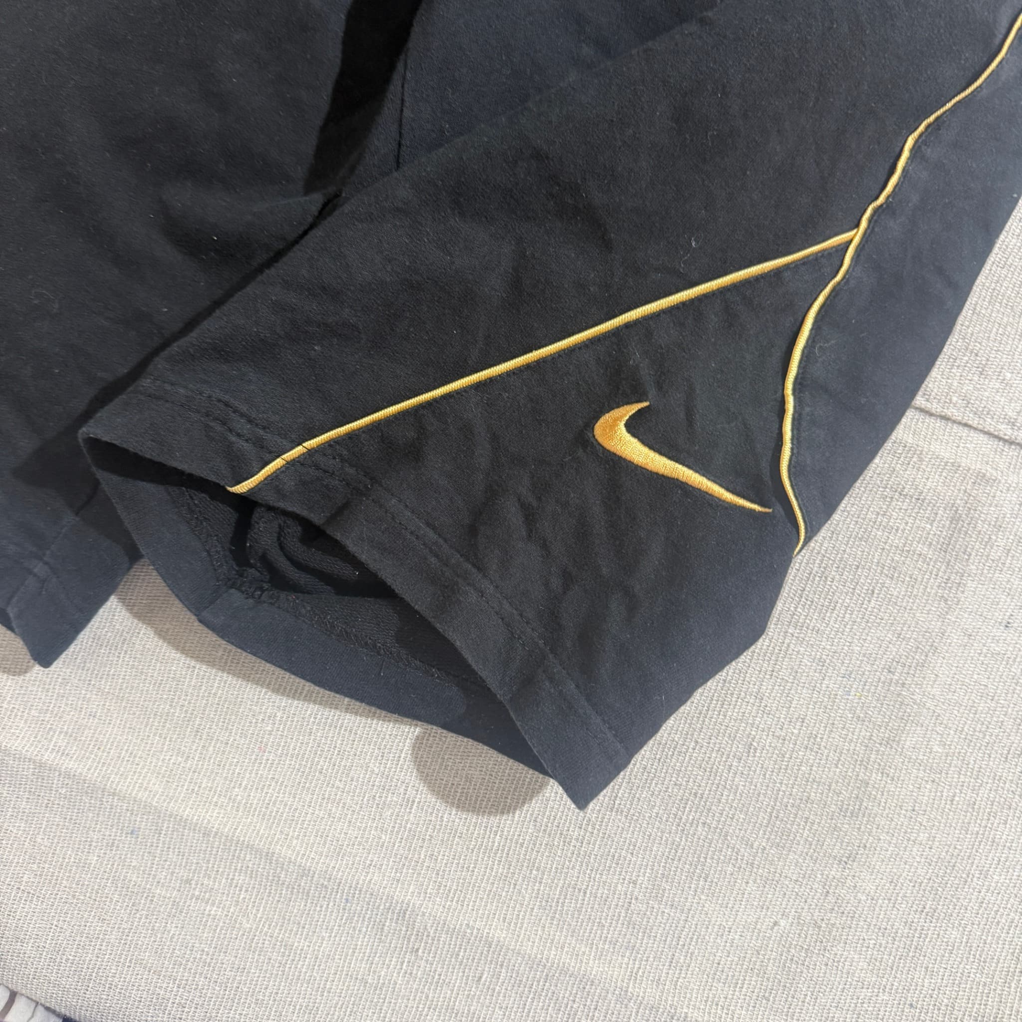 Nike Black and Gold Piping Athletic Shorts Size L — photo 3 of 6