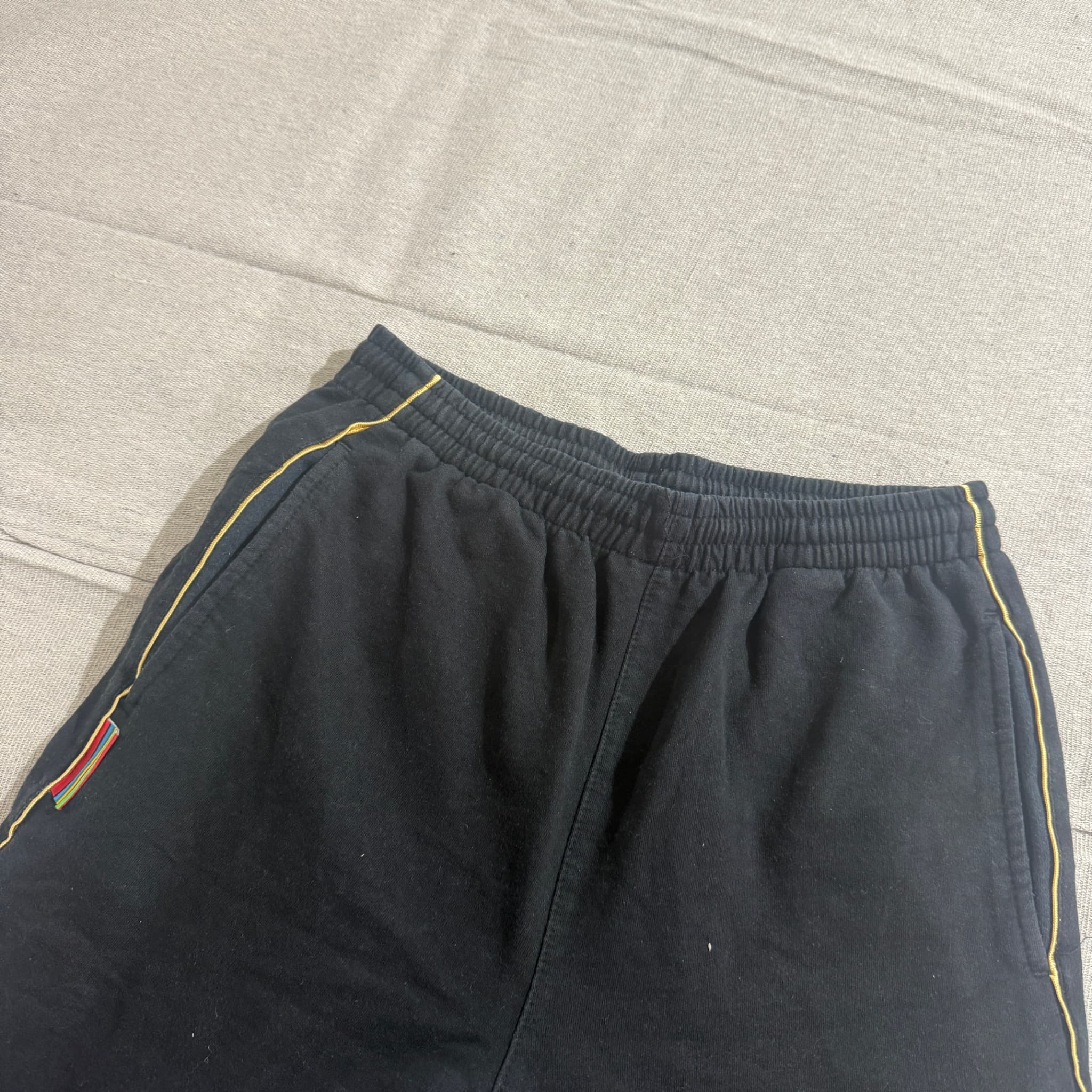 Nike Black and Gold Piping Athletic Shorts Size L — photo 4 of 6