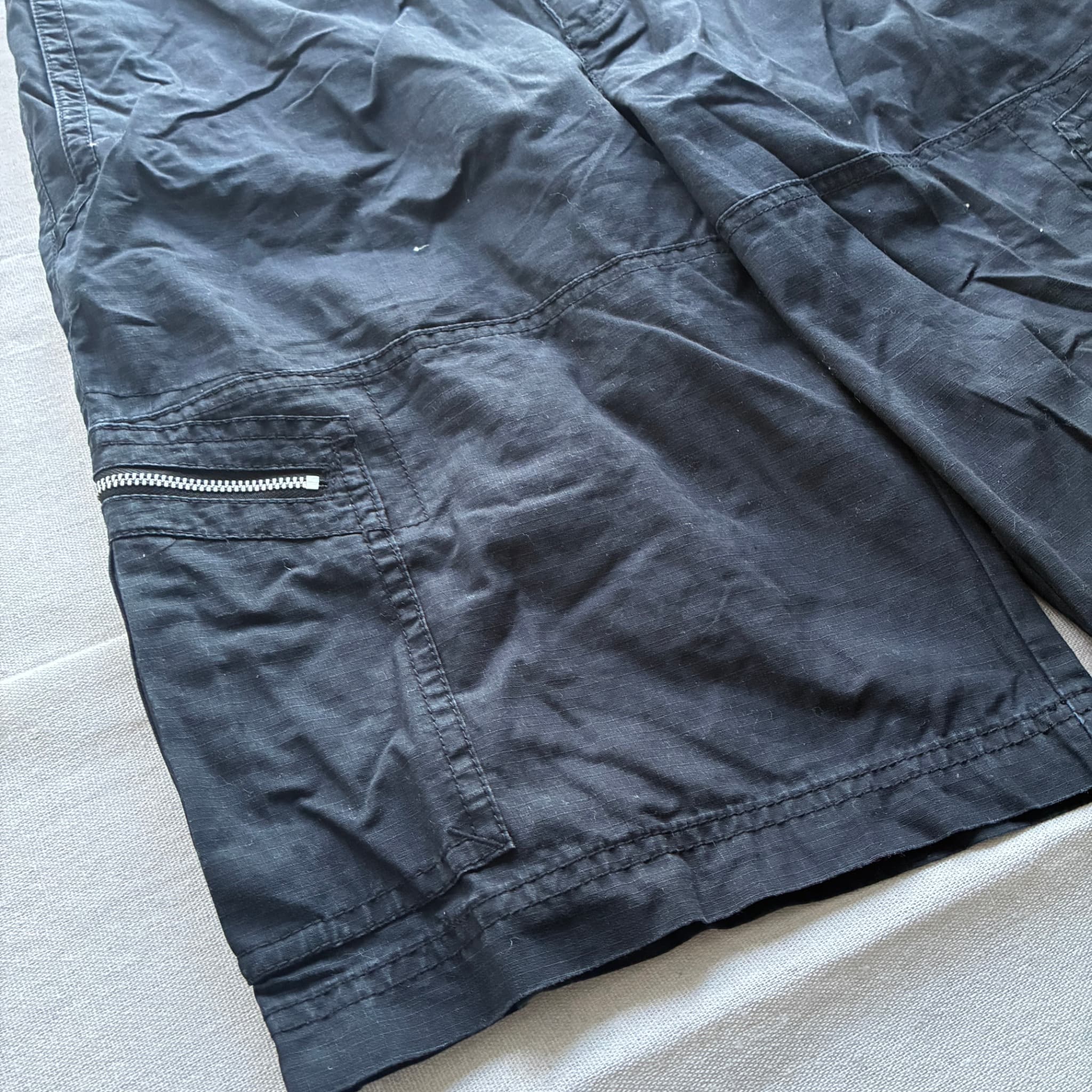 Nike Black Cargo Shorts With Zipper Pockets Size L — photo 2 of 7