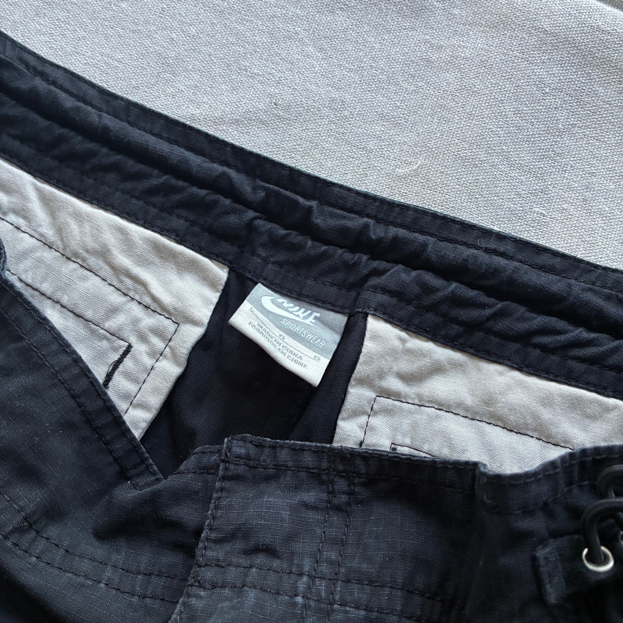 Nike Black Cargo Shorts With Zipper Pockets Size L — photo 4 of 7