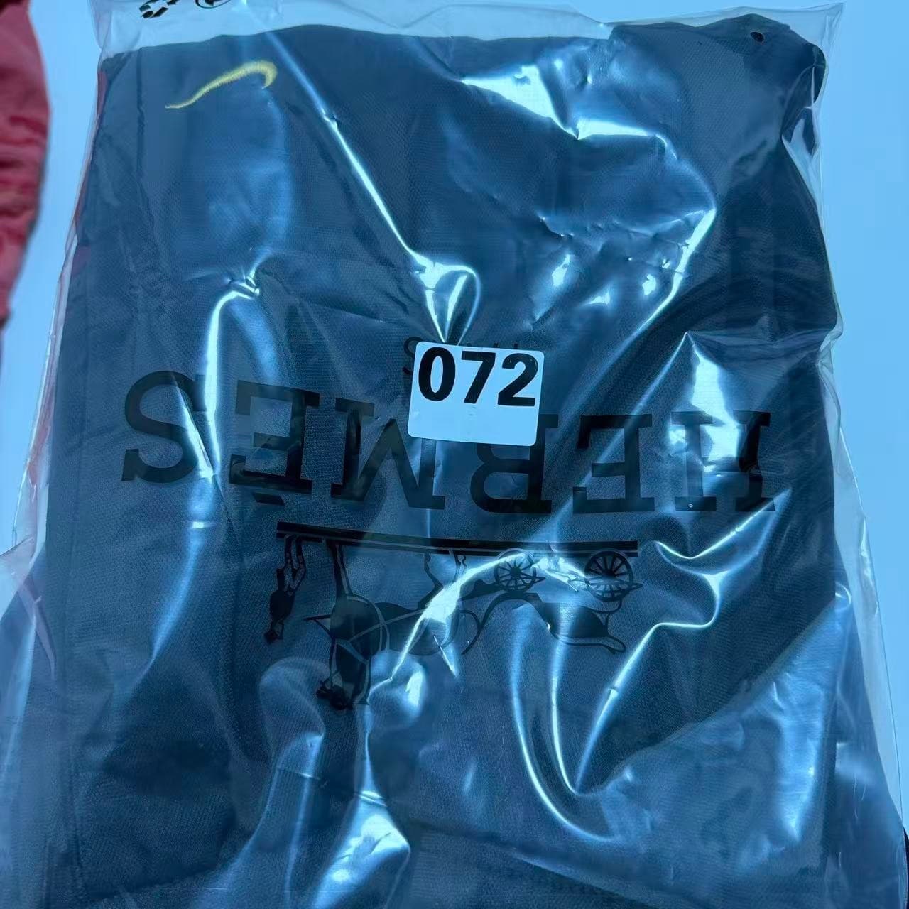 Nike Black Track Pants Gold Swoosh Y2K — photo 10 of 10