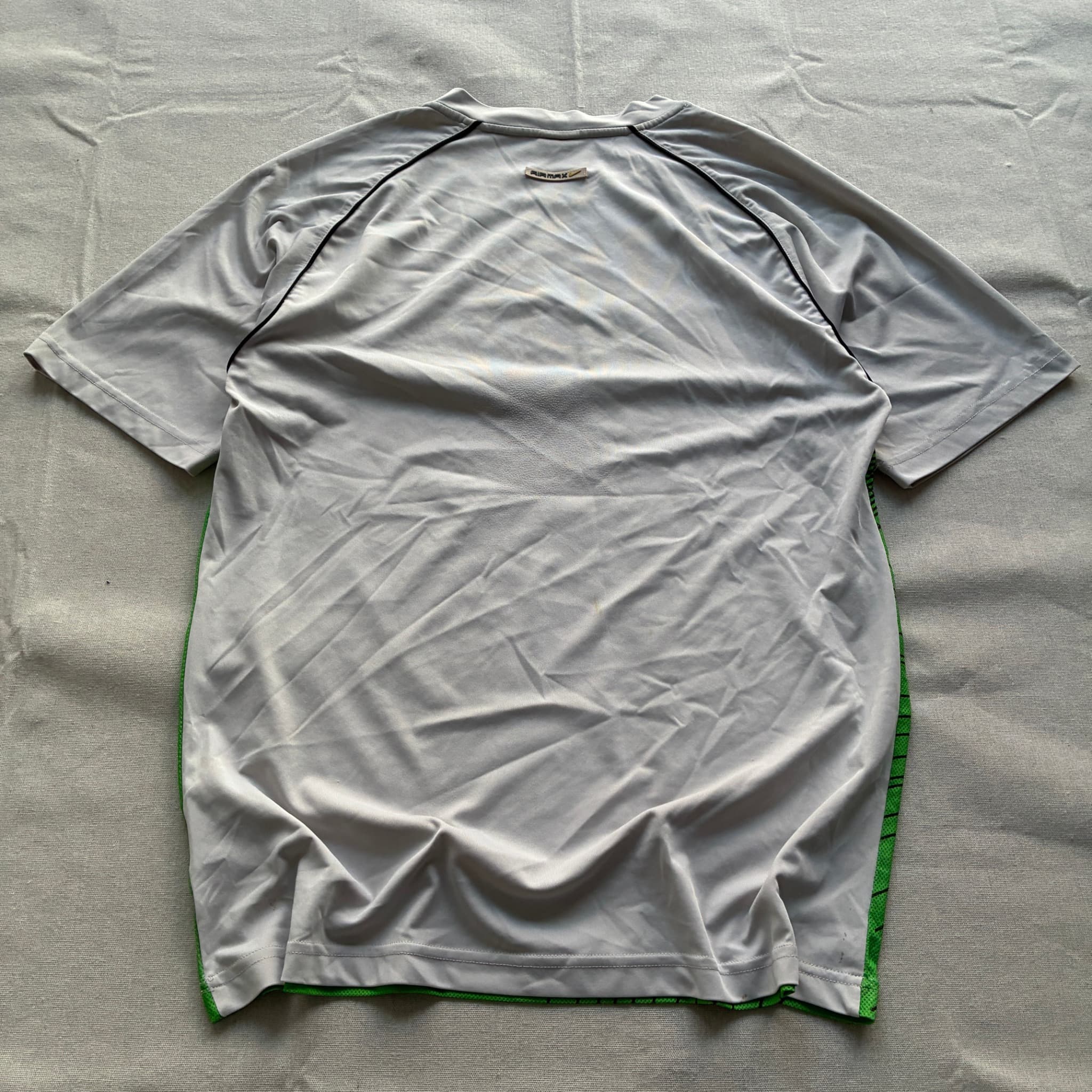 Nike Dri-FIT Graphic Training T-Shirt Green/Grey — photo 5 of 8