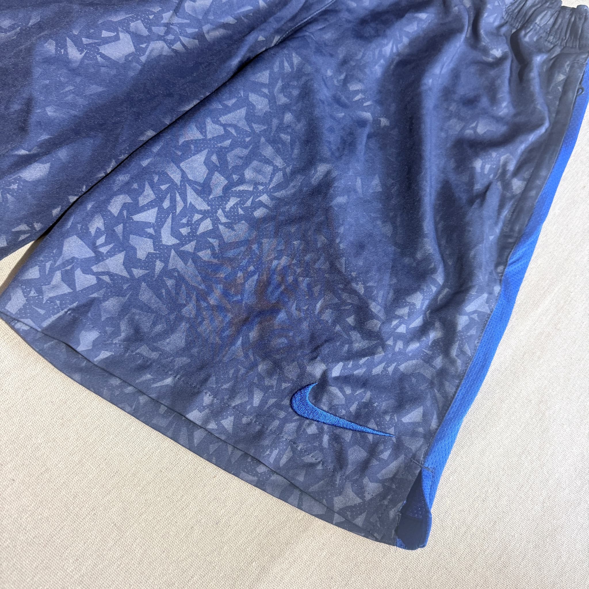 Nike Dri-FIT Men's Graphic Training Shorts Navy Blue Size L — photo 3 of 7