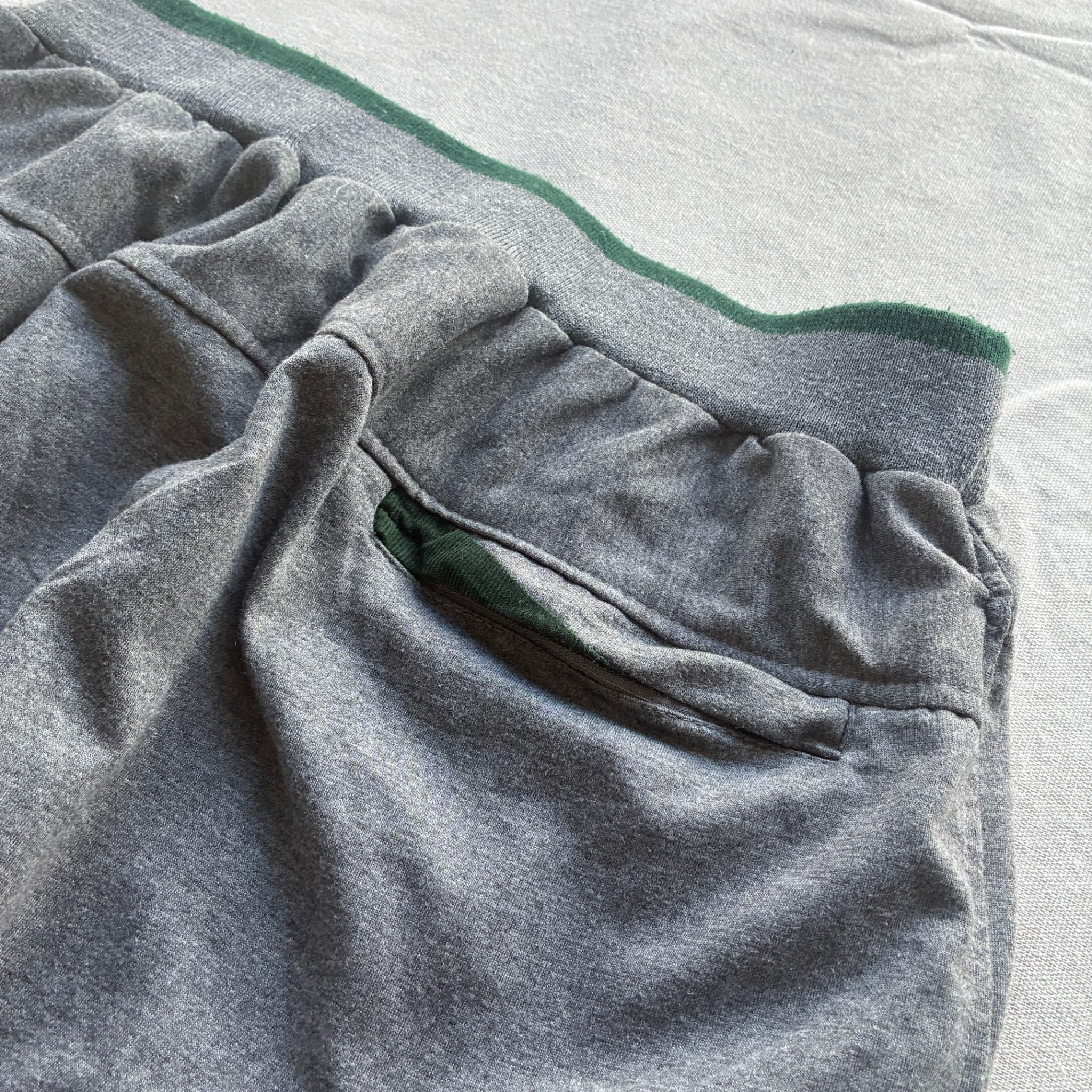 Nike Grey Sweatpants With Green Accents — photo 5 of 7