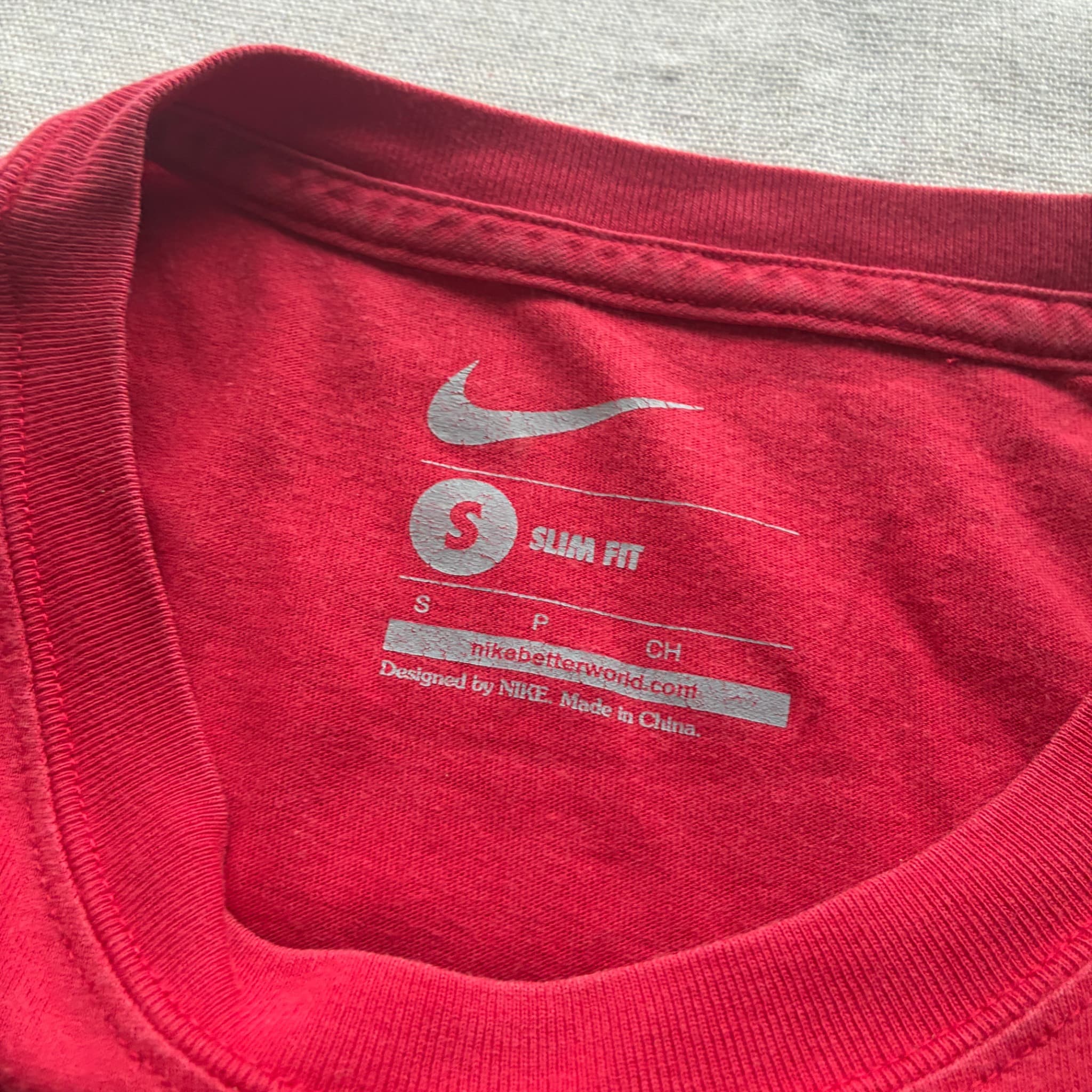 Nike Manchester United Red Graphic T-Shirt Size S — photo 4 of 6