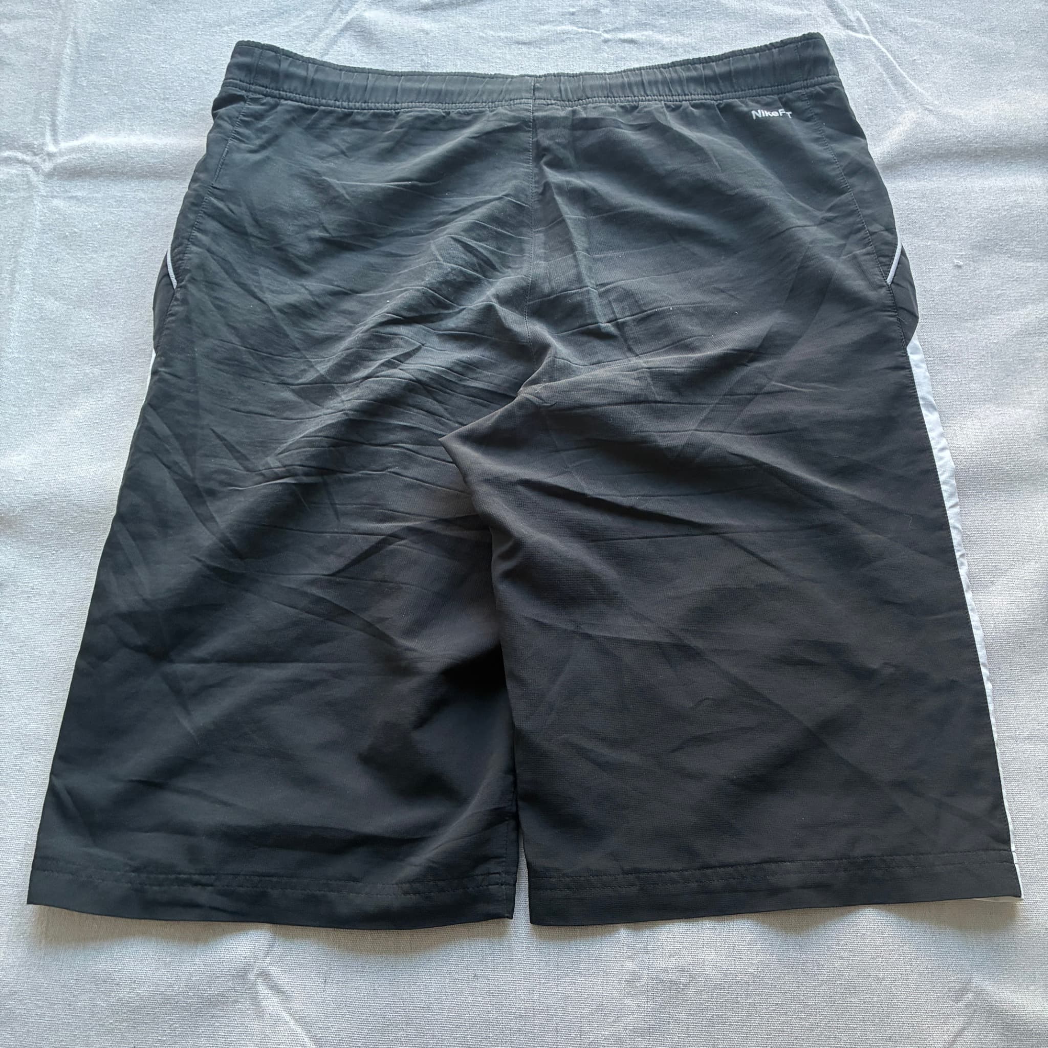 Nike Men's Black And White Athletic Training Shorts Baggy Vintage 2000s Size L — photo 5 of 7