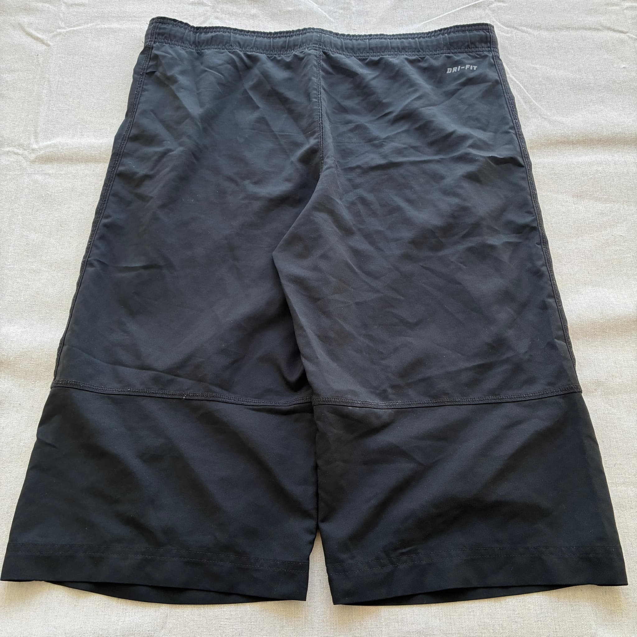 Nike Men's Black Dri-FIT Training Shorts Baggy Vintage 2000s Release — photo 5 of 6