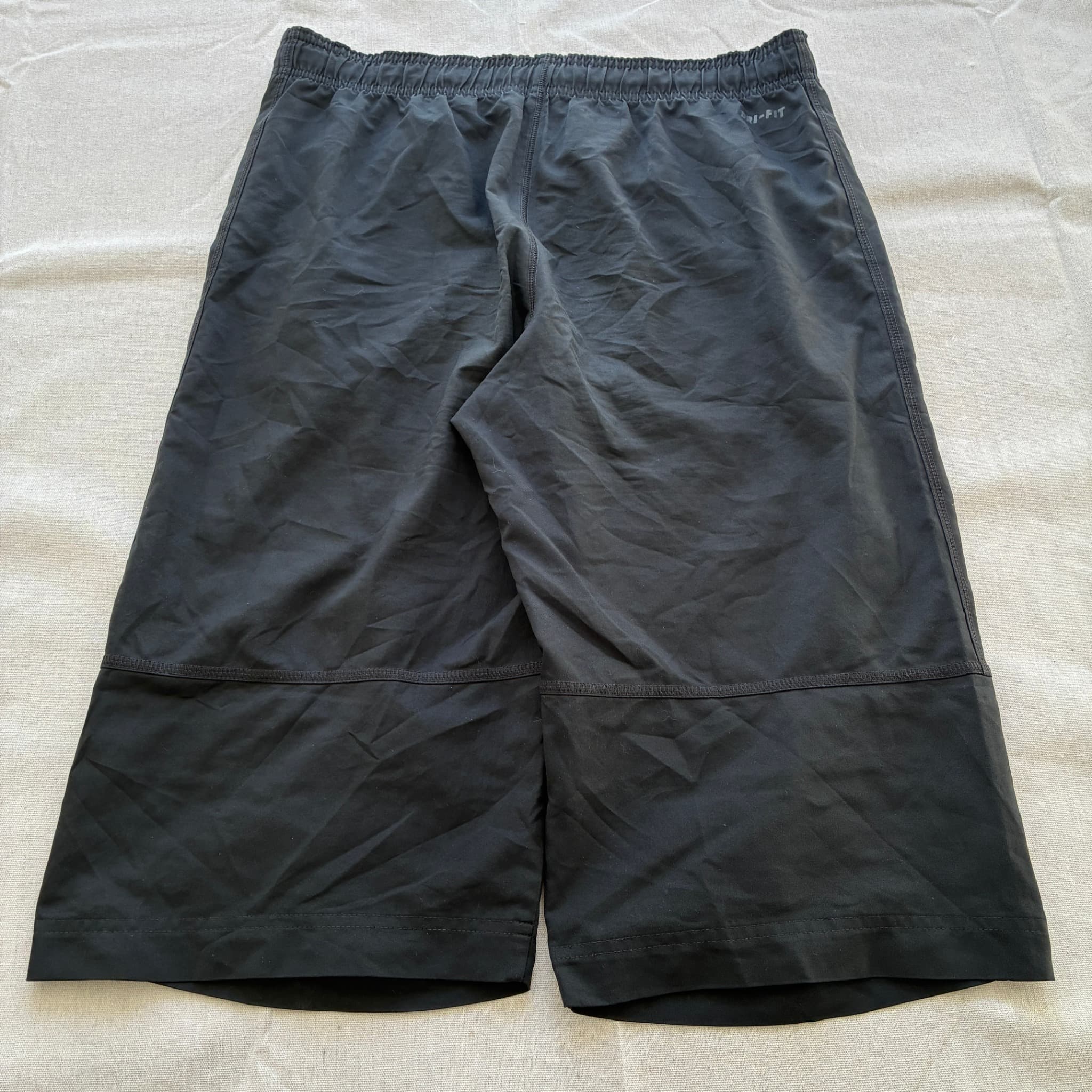 Nike Men's Black Dri-FIT Training Shorts Baggy Vintage 2000s Release — photo 4 of 5