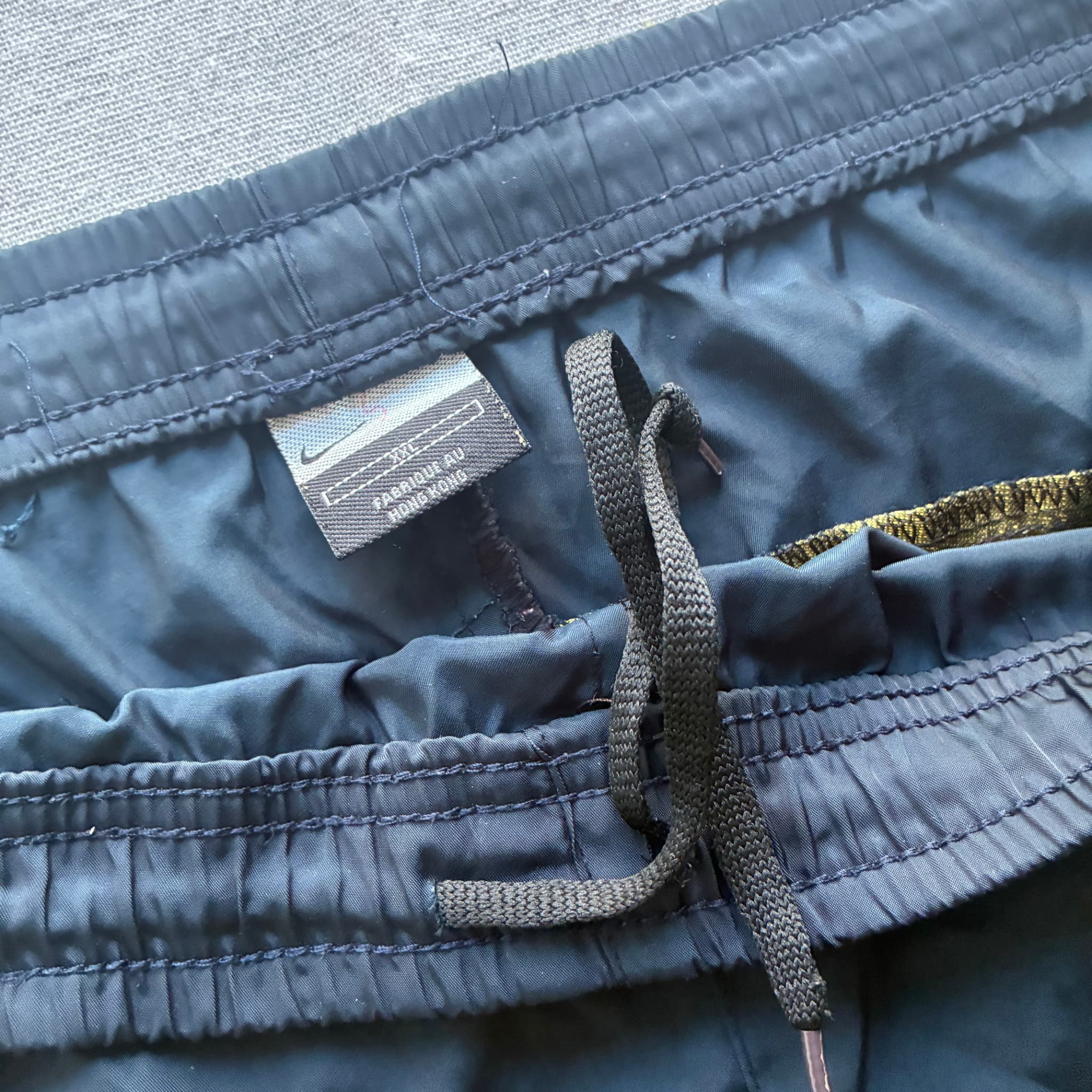 Nike Men's Black & Gold Athletic Shorts XXL — photo 4 of 8