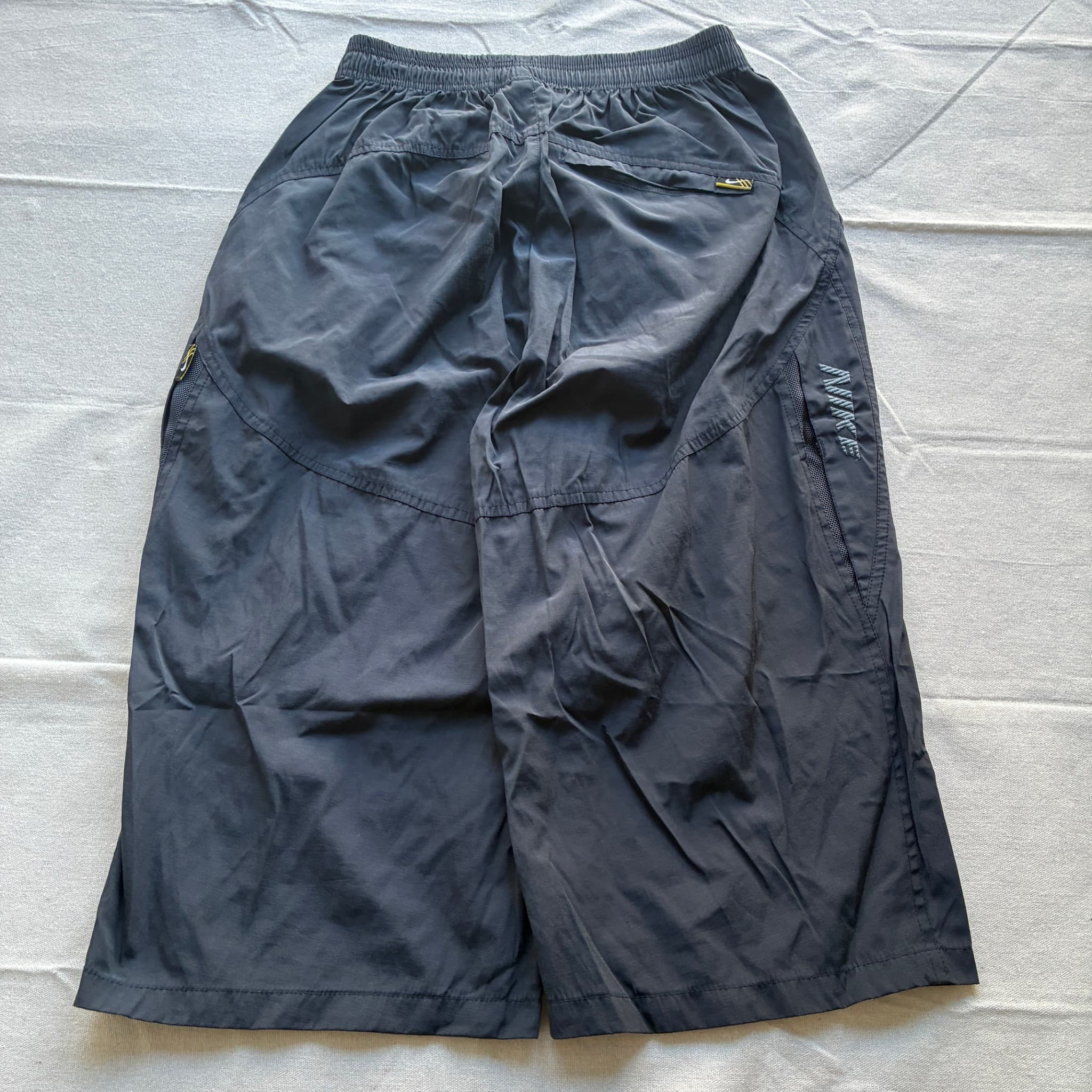 Nike Men's Black Lightweight Athletic Training Shorts — photo 5 of 7