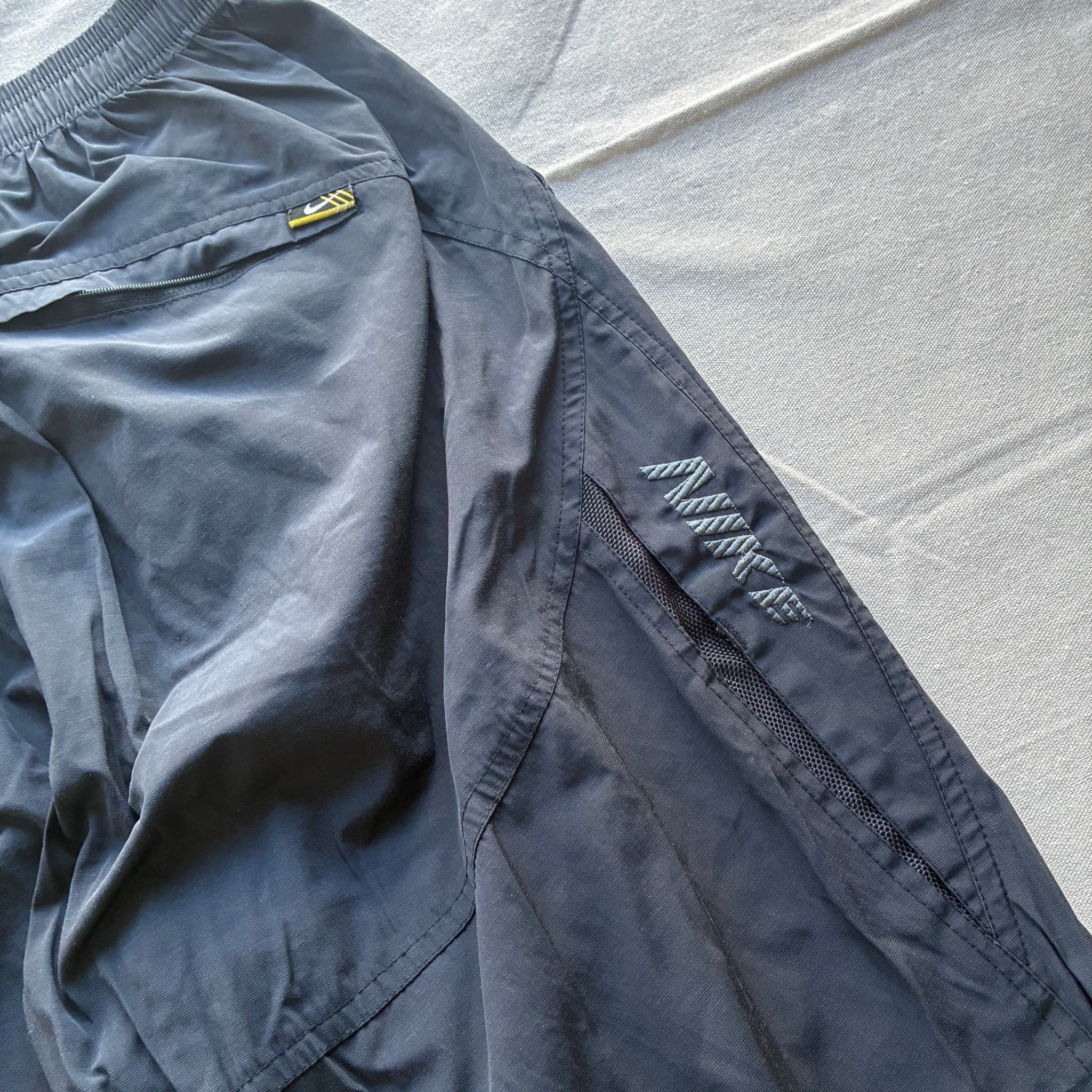 Nike Men's Black Lightweight Athletic Training Shorts — photo 6 of 7