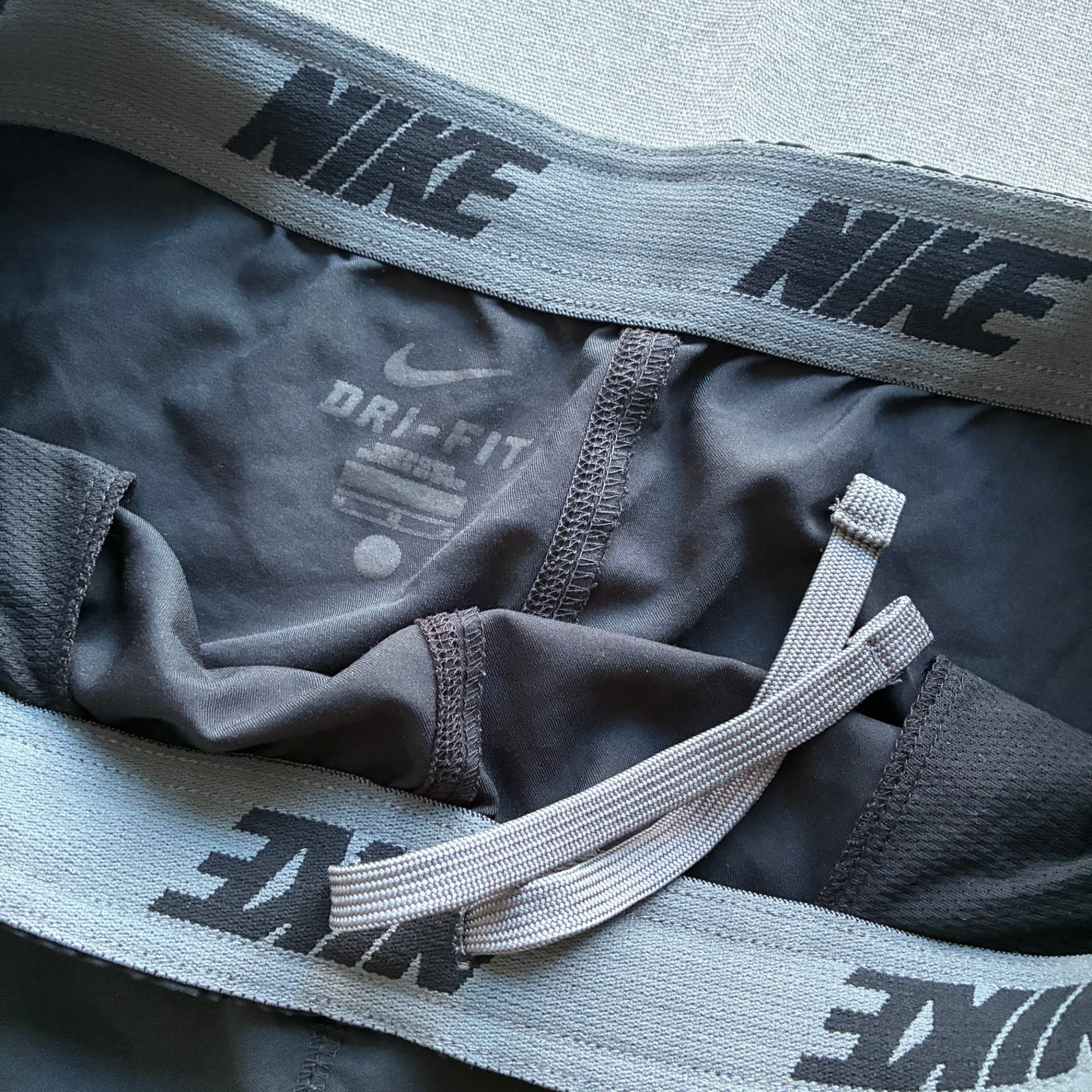 Nike Men's Black Lightweight Dri-Fit Athletic Track Pants — photo 4 of 6