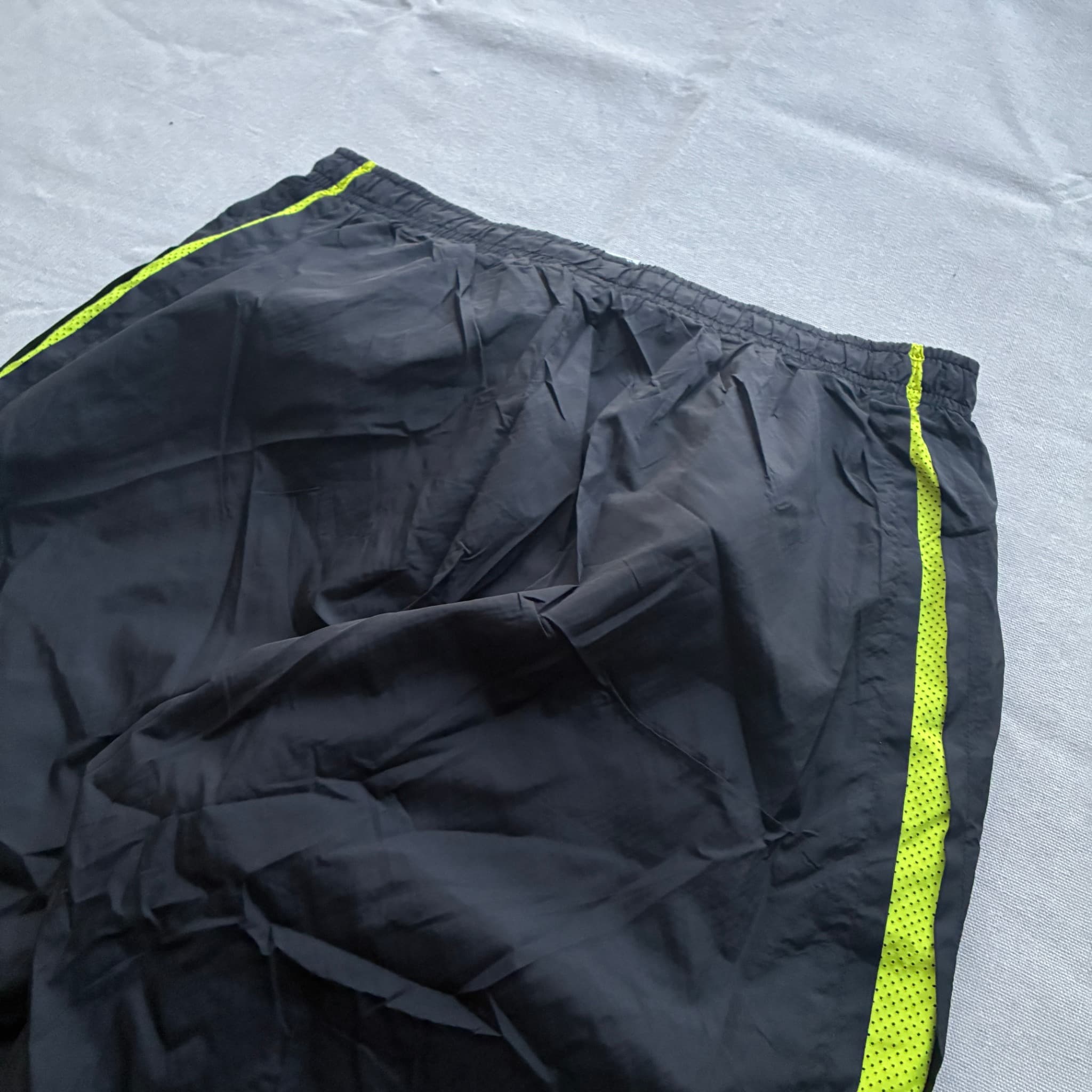 Nike Men's Black Neon Yellow Windbreaker Track Pants Size Large — photo 6 of 11