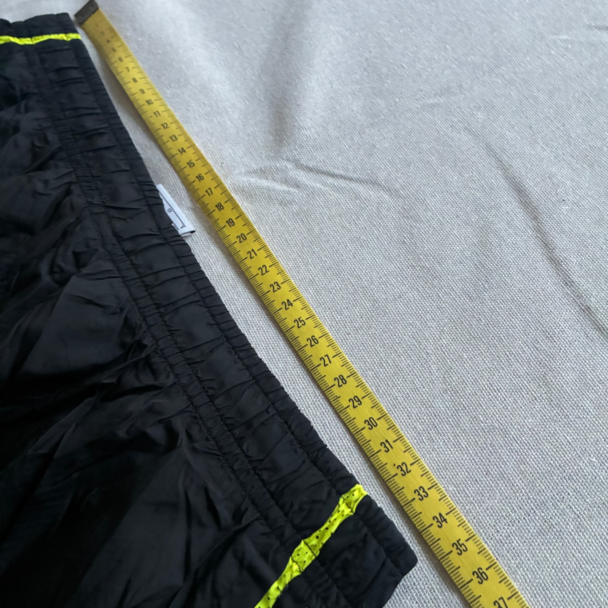 Nike Men's Black Neon Yellow Windbreaker Track Pants Size Large — photo 10 of 11