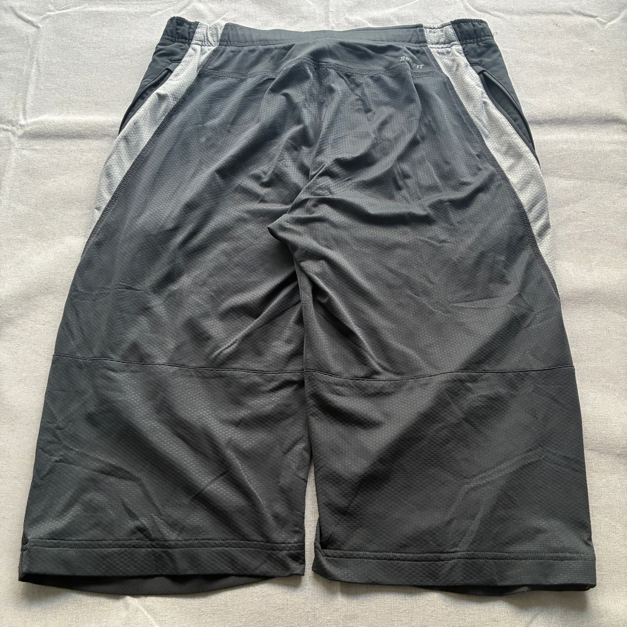 Nike Men's Dri-FIT Training Capris Black Grey Size L — photo 5 of 7