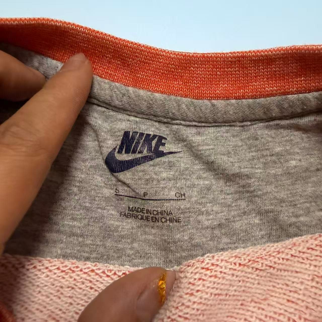 Nike Orange And White Striped Long Sleeve Sweatshirt — photo 5 of 7