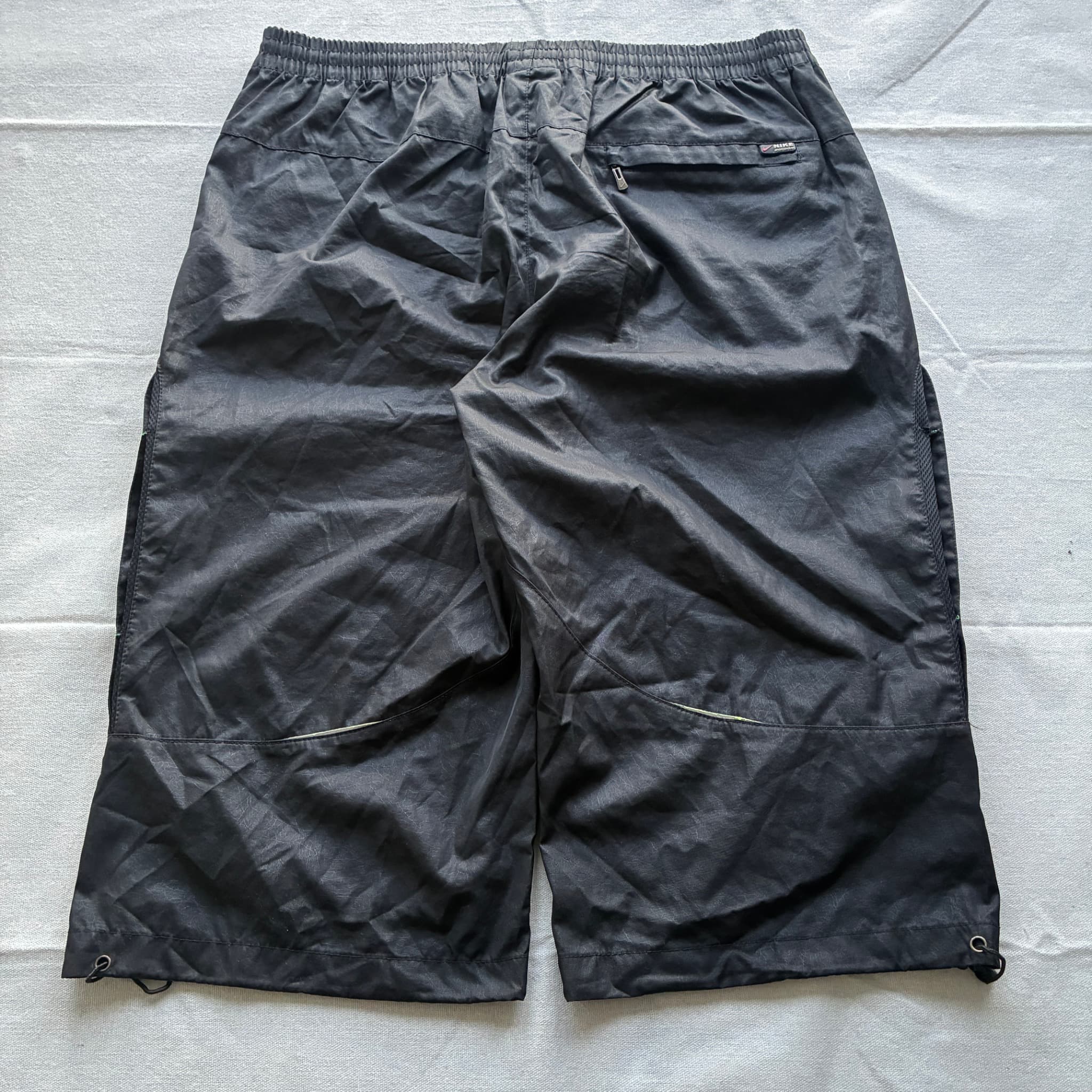 Nike Series 87 Nylon Cargo Shorts Black Adjustable Hem Size XL — photo 5 of 7