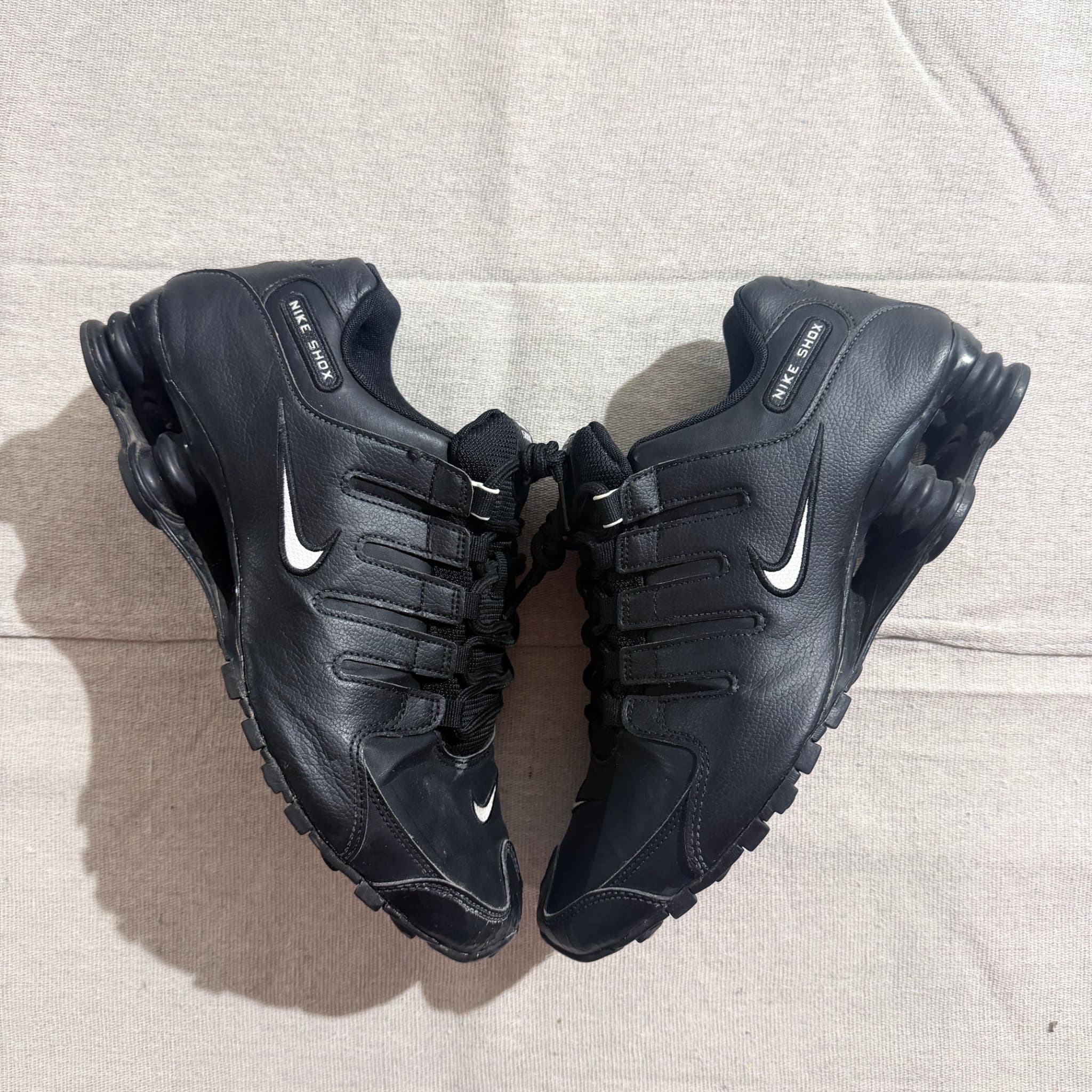 Nike Shox NZ Black Metallic Silver Running Sneakers Size US 10 — photo 7 of 9