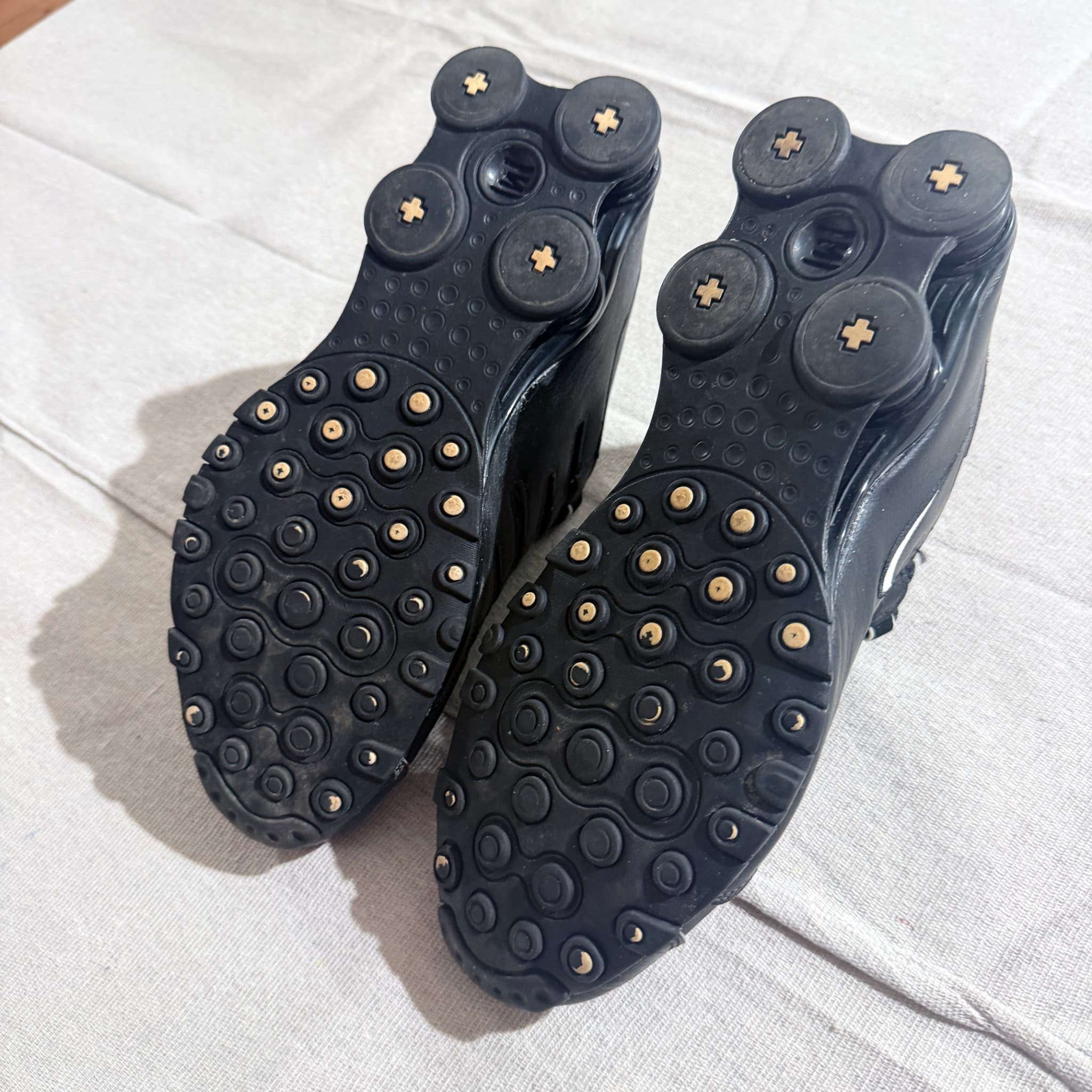 Nike Shox NZ Black Metallic Silver Running Sneakers Size US 10 — photo 8 of 9
