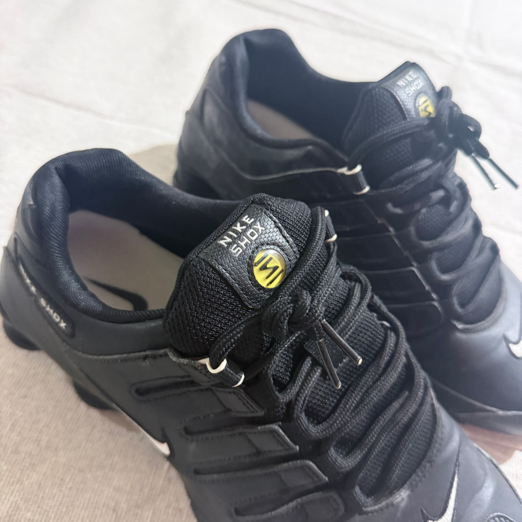 Nike Shox NZ Black Metallic Silver Sneakers — photo 3 of 9