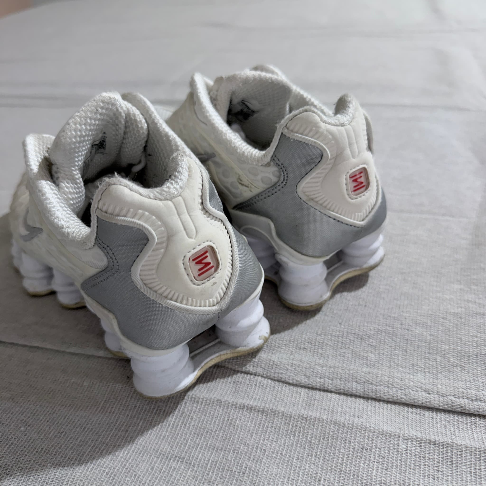 Nike Shox TL White Metallic Silver Sneakers Women's Size US 6.5 — photo 7 of 9