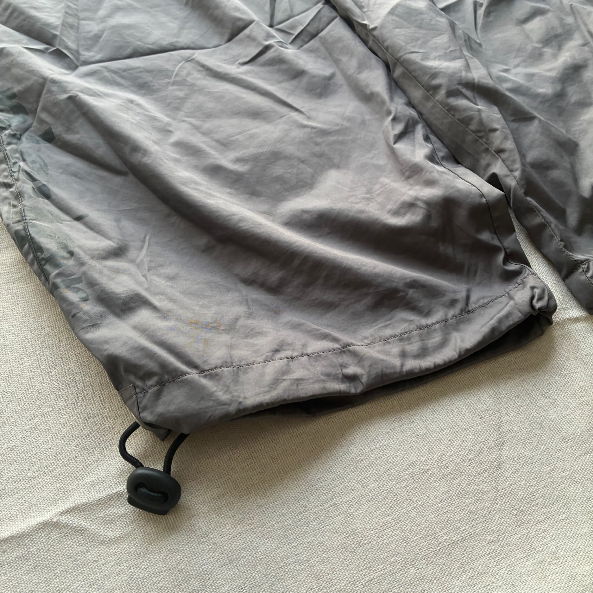 Nike Sportswear Grey Nylon Cargo Capri Pants Drawstring Hem Size XL — photo 2 of 7