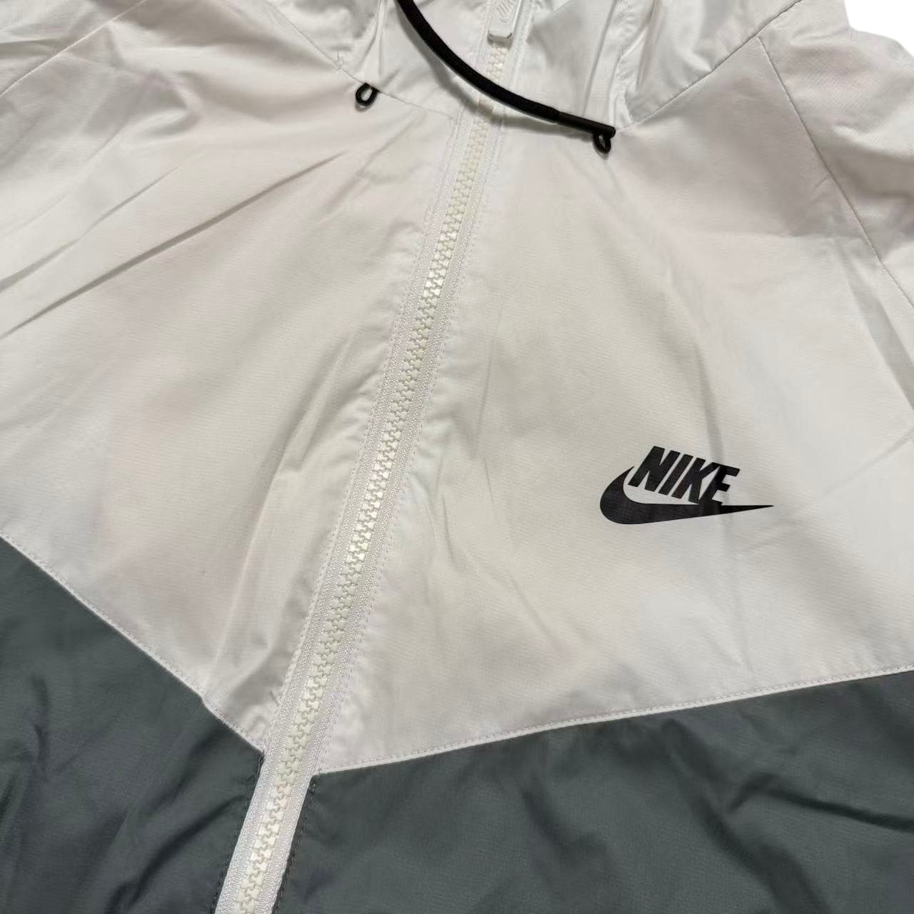 Nike Sportswear Windrunner Hooded Jacket White Grey — photo 3 of 7